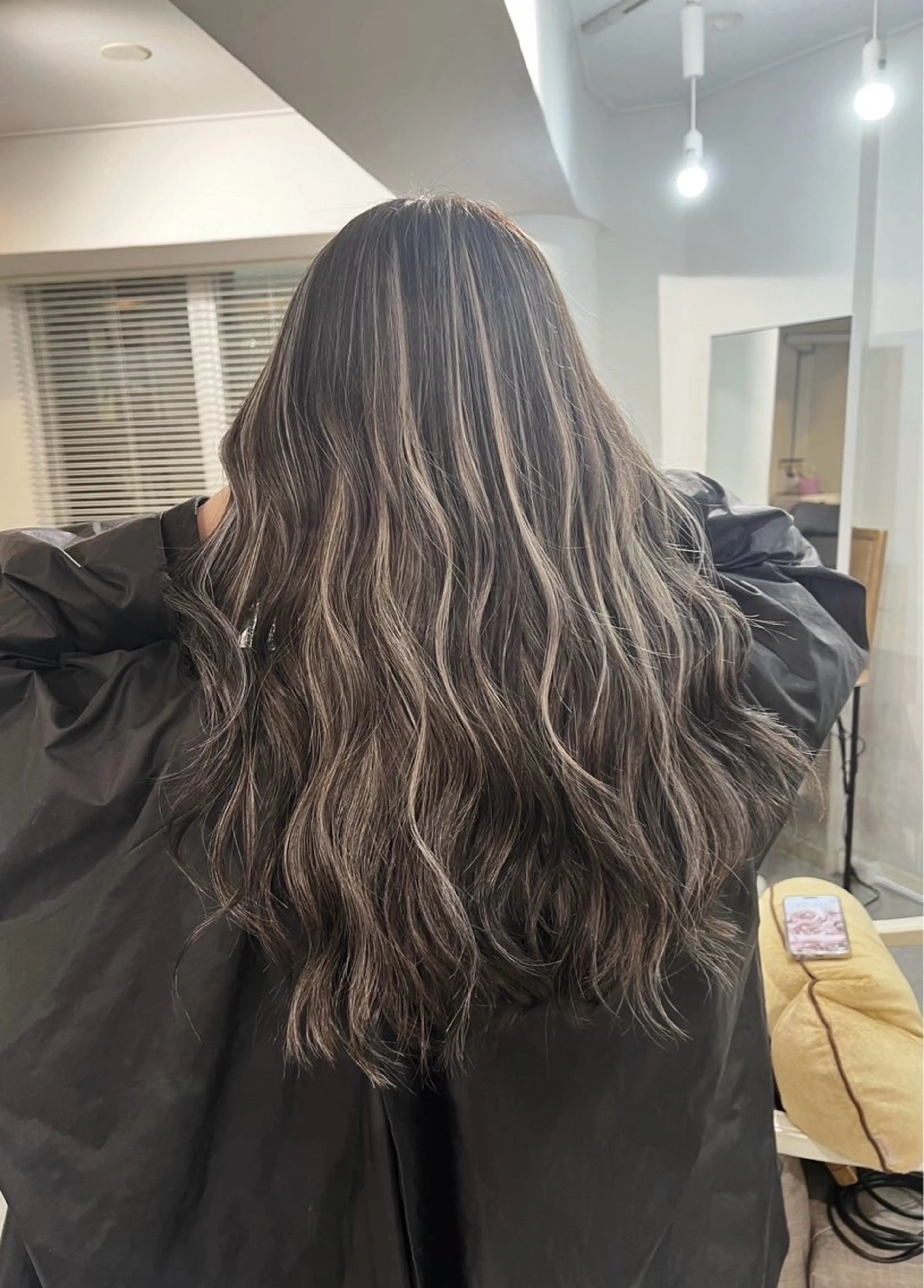 ロング カラー ダークグレー ダークグレージュ グレージュ ハイライトカラー ハイライト ヘアカラー トリートメント ROBIN所属・指名数No.1 /NAOYAのヘアスタイル