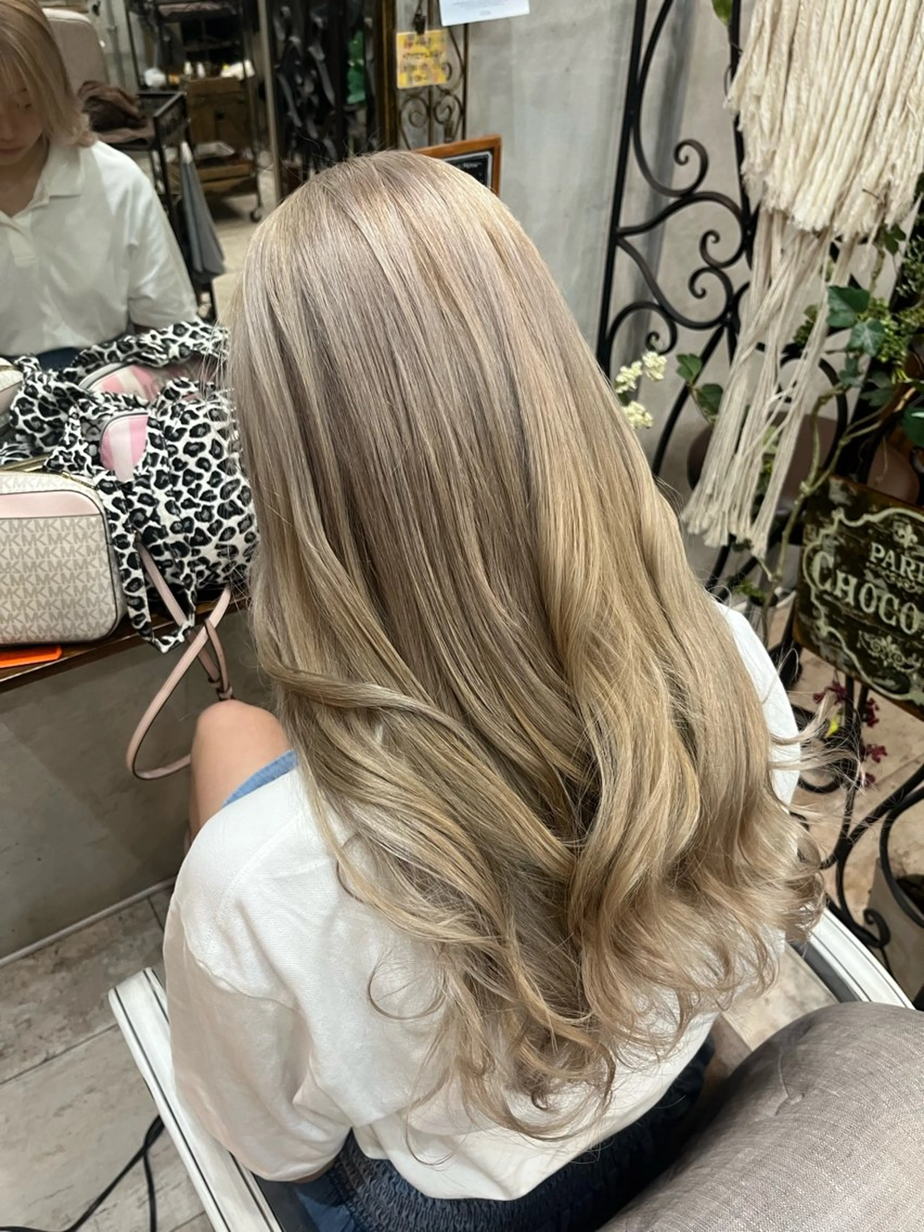 ロング カラー 艶髪/ハイトーン/ ヘアセット/モエノのヘアスタイル