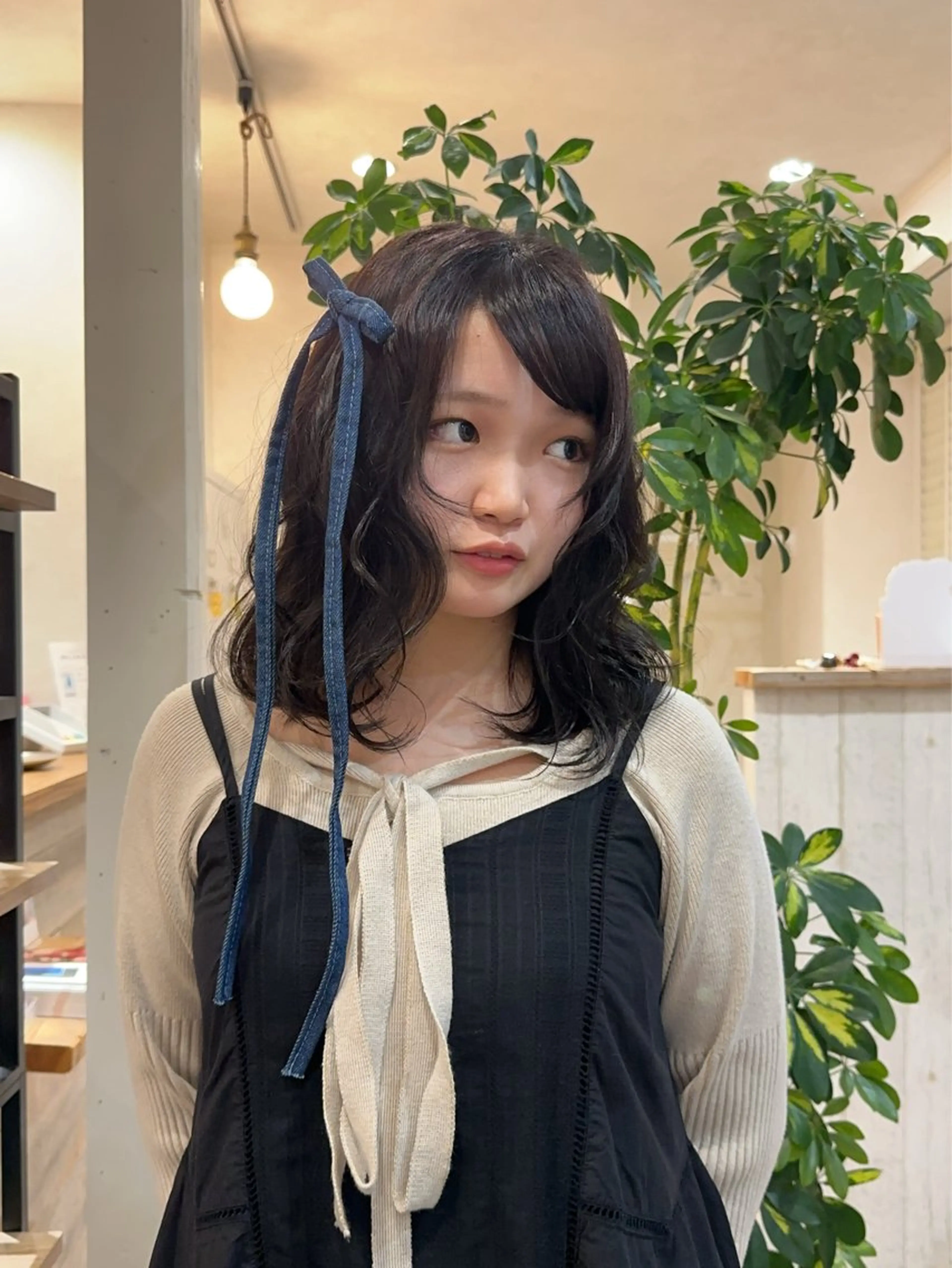 ミディアム 顔周りカット 松本 羅華のヘアスタイル