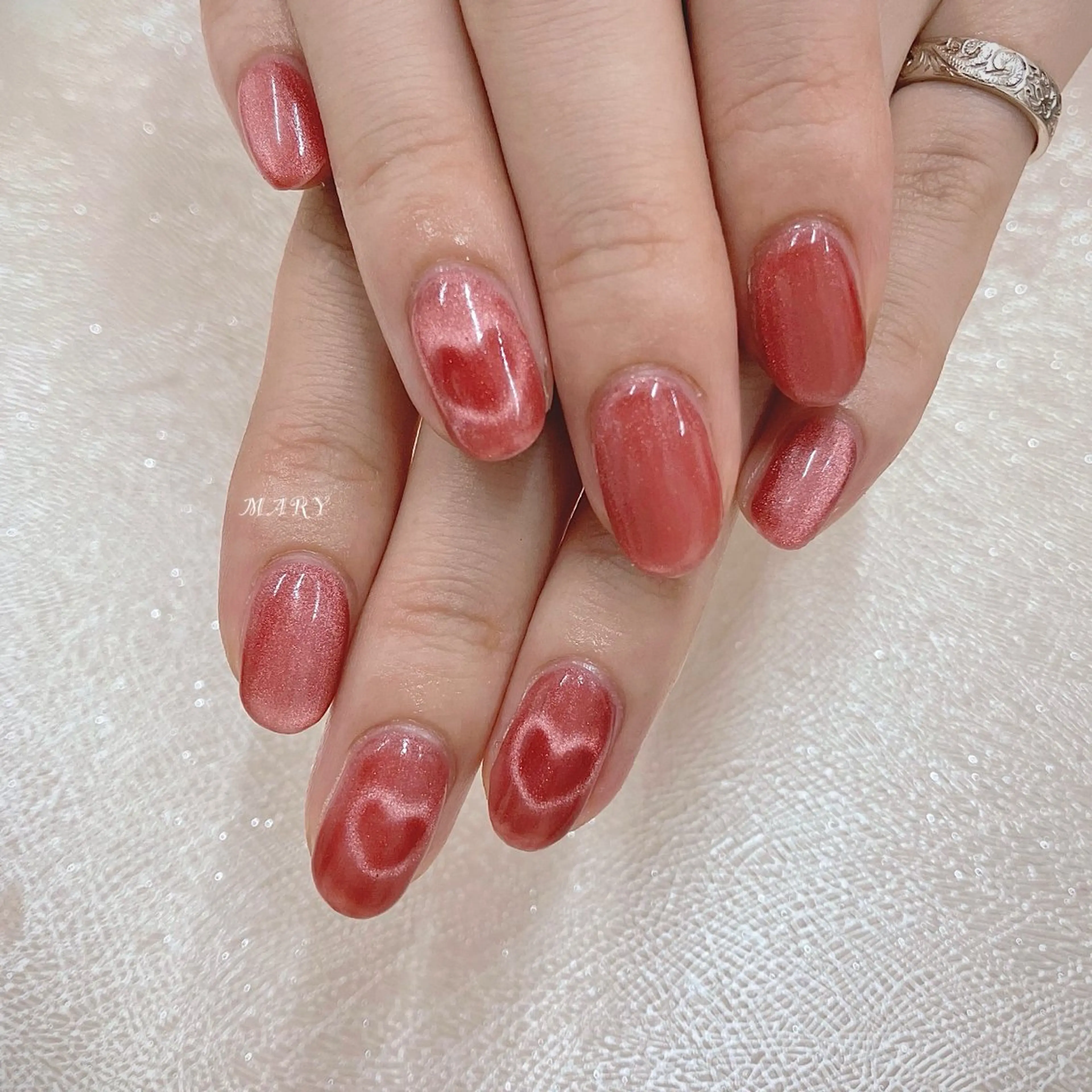 ネイル ハート マグネットネイル ニュアンスネイル ワンカラーネイル 赤色 Mary nail所属・Mary nail .narumiのネイルデザイン