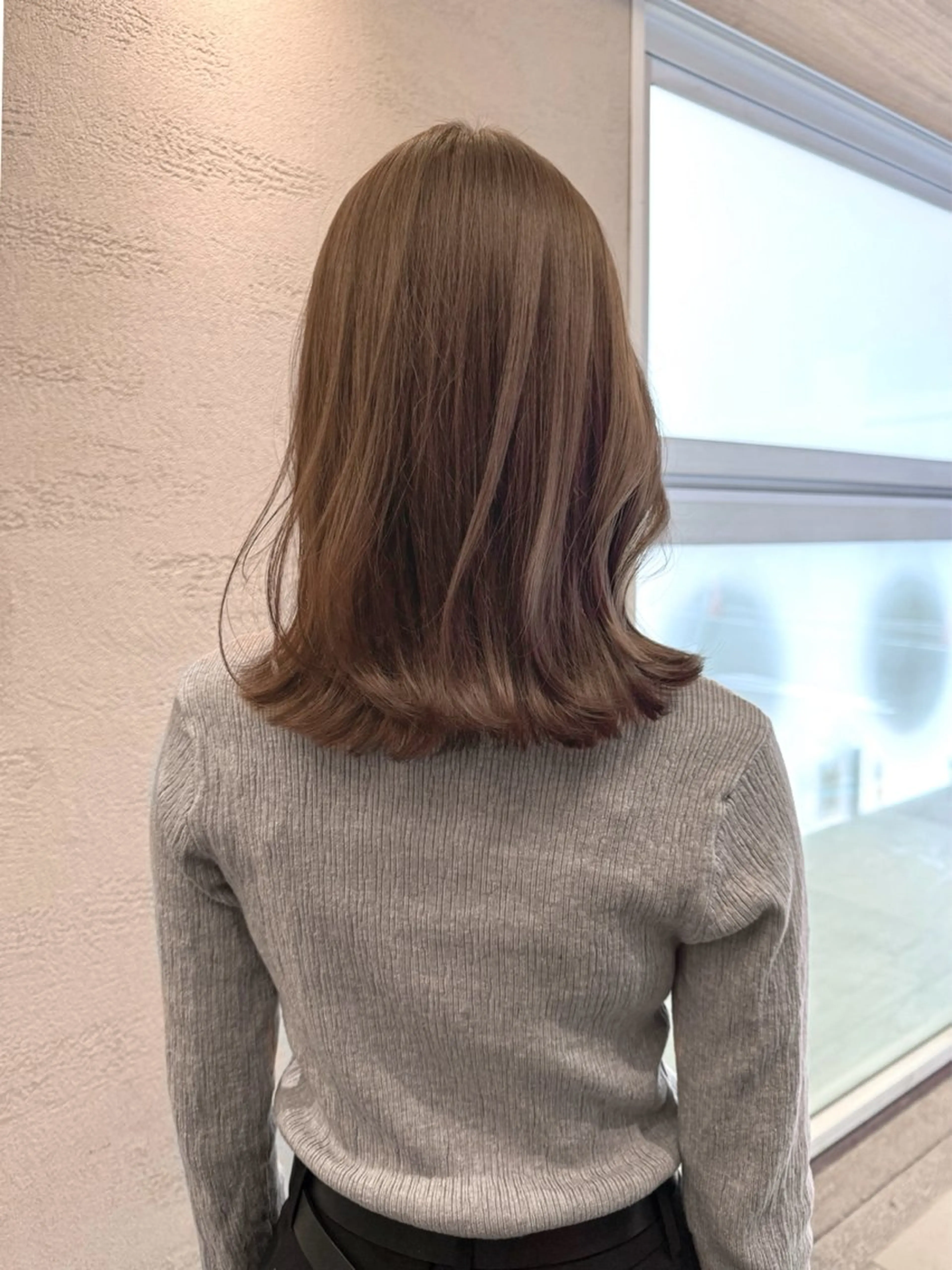 ミディアム カラー ブリーチ グレージュ ミルクティーグレージュ ブリーチなしカラー ヘアカラー ⚜️髪質改善/艶髪 カラー⚜️/ goのヘアスタイル