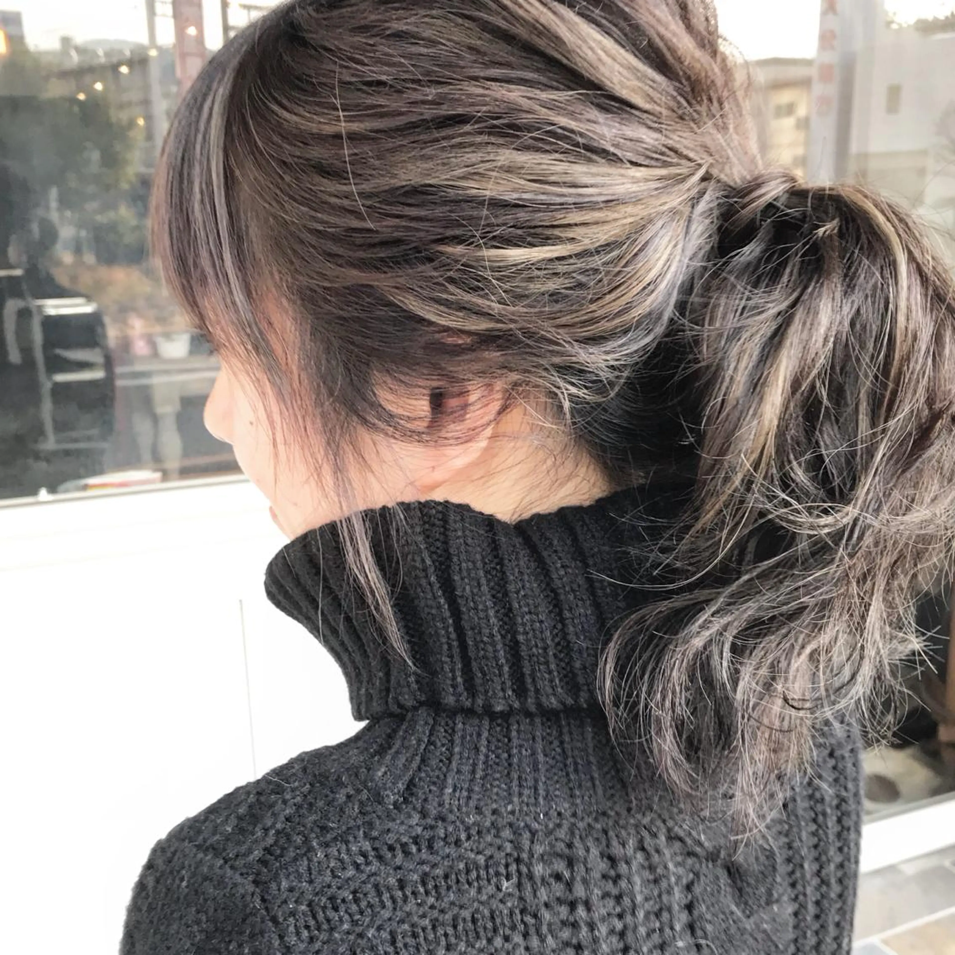 ミディアム カラー ヘアアレンジ バレイヤージュ ベージュカラー ブリーチ グラデーションカラー ハイライトカラー Mariana/ 鶴原-ハイライトのヘアスタイル