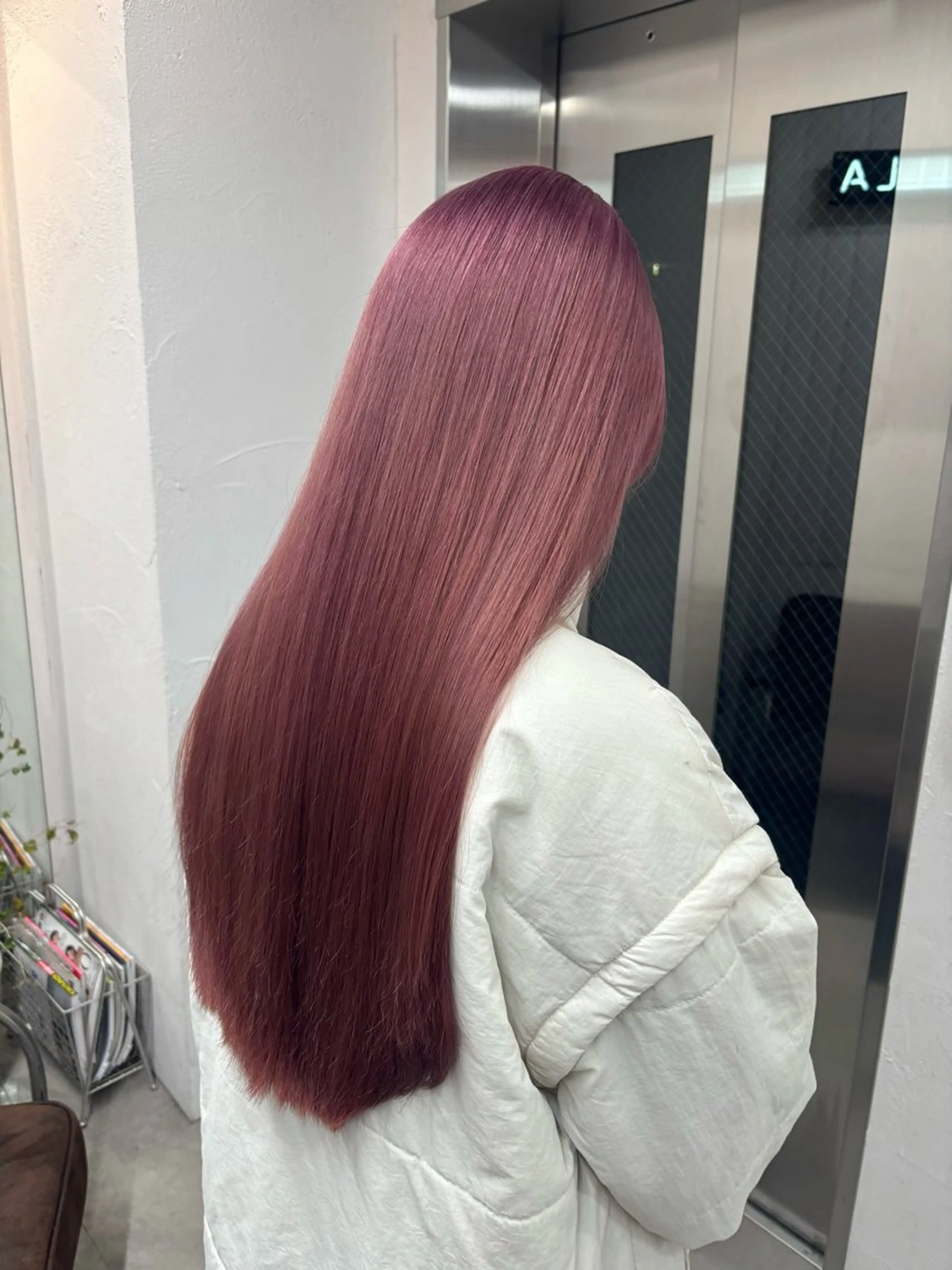 カラー hinata/ ハイトーンカラー🪽のヘアスタイル