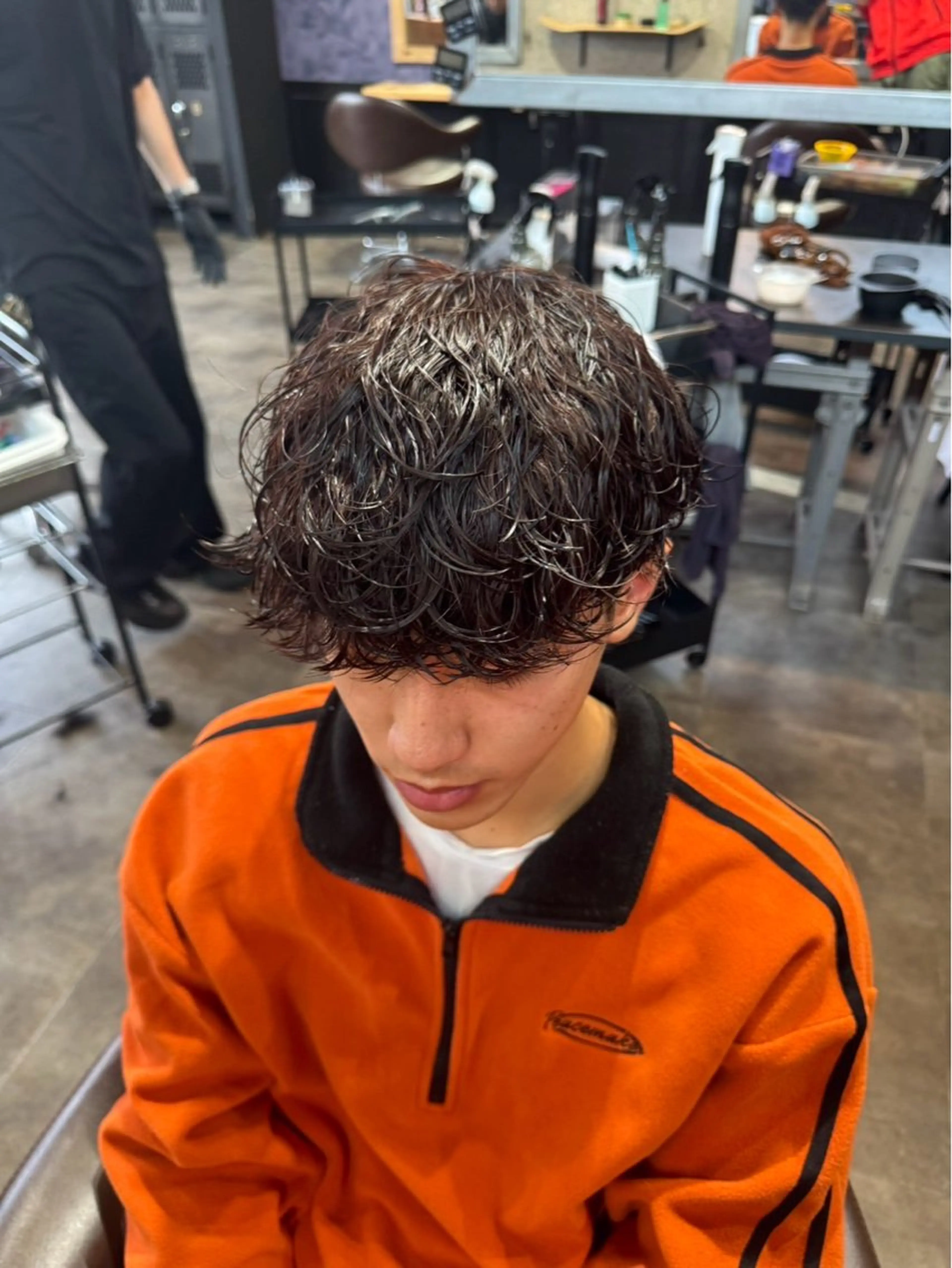 ミディアム パーマ メンズ ミディアムパーマ メンズパーマ 波巻きパーマ Lit.by.fifth所属・litbyfifth 末吉海里のヘアスタイル