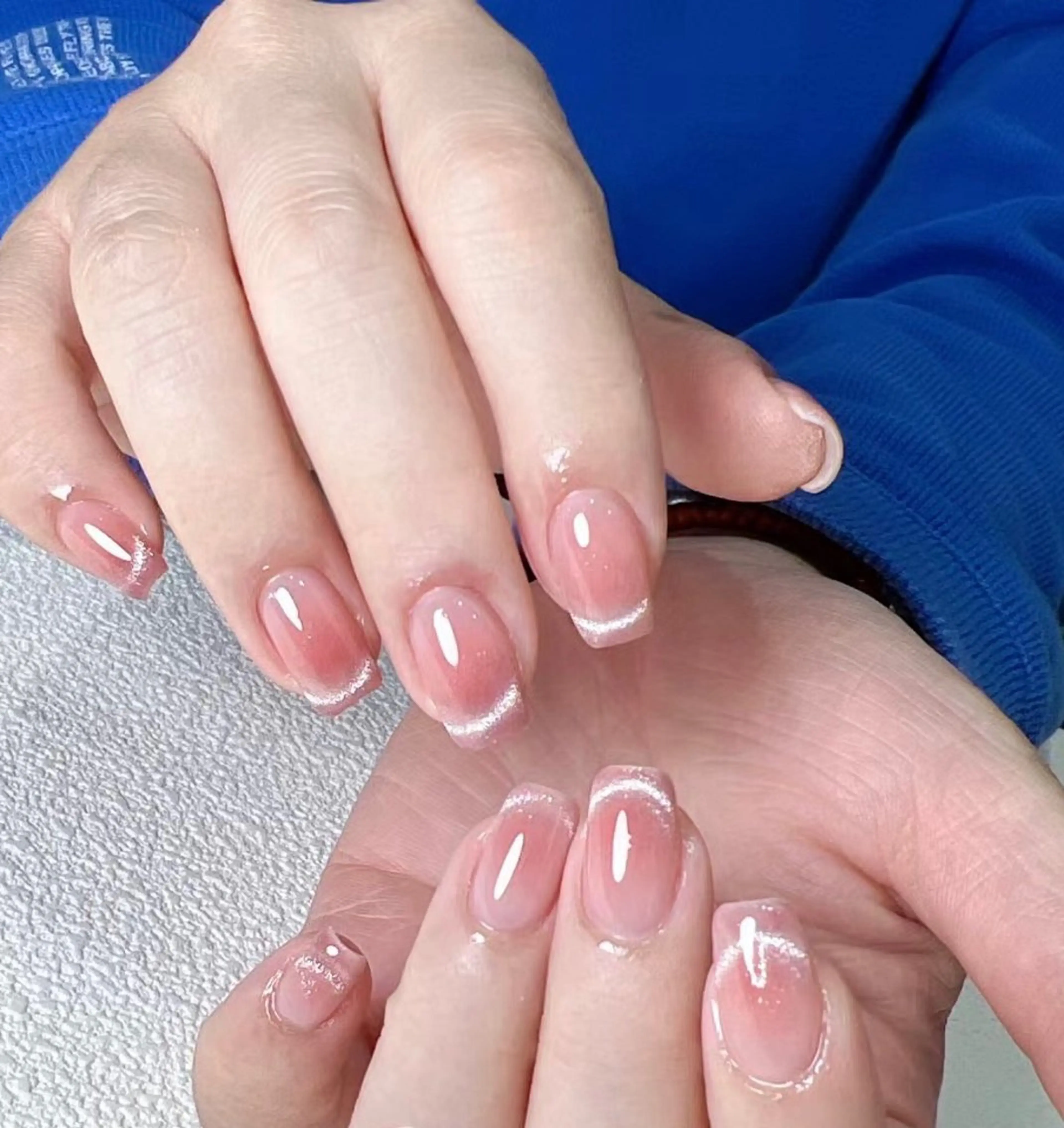 ワンホン風【チークネイル+マグネットフレンチ】（ベースクリア）7500→6500【初回ソフトジェルオフ無料】の写真