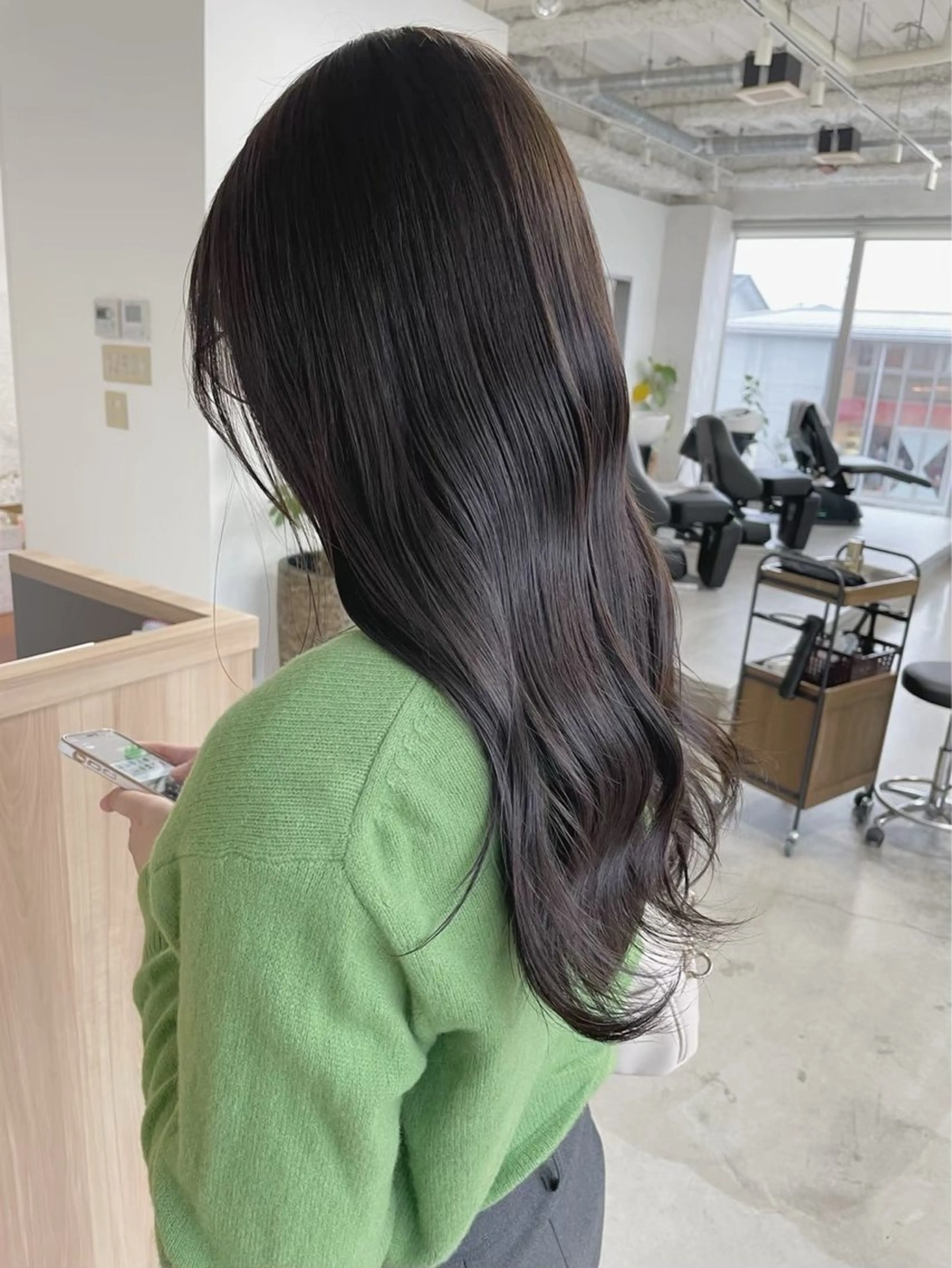 カラー 榎本 亜衣のヘアスタイル