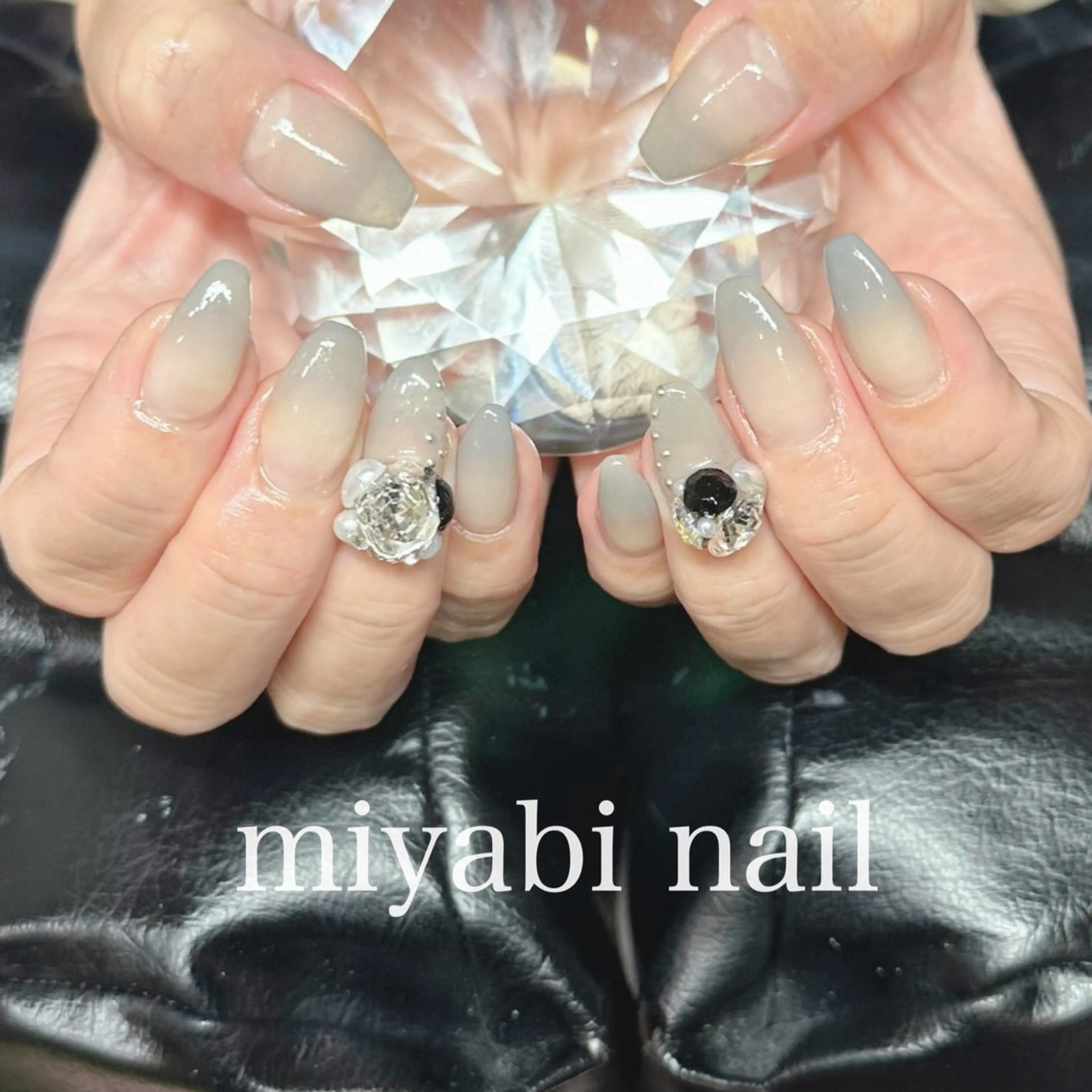 ネイル クリアネイル ジェルネイル グラデーション キラキラネイル シルバー ハンドネイル miyabi nail 桂川駅近くのネイルデザイン