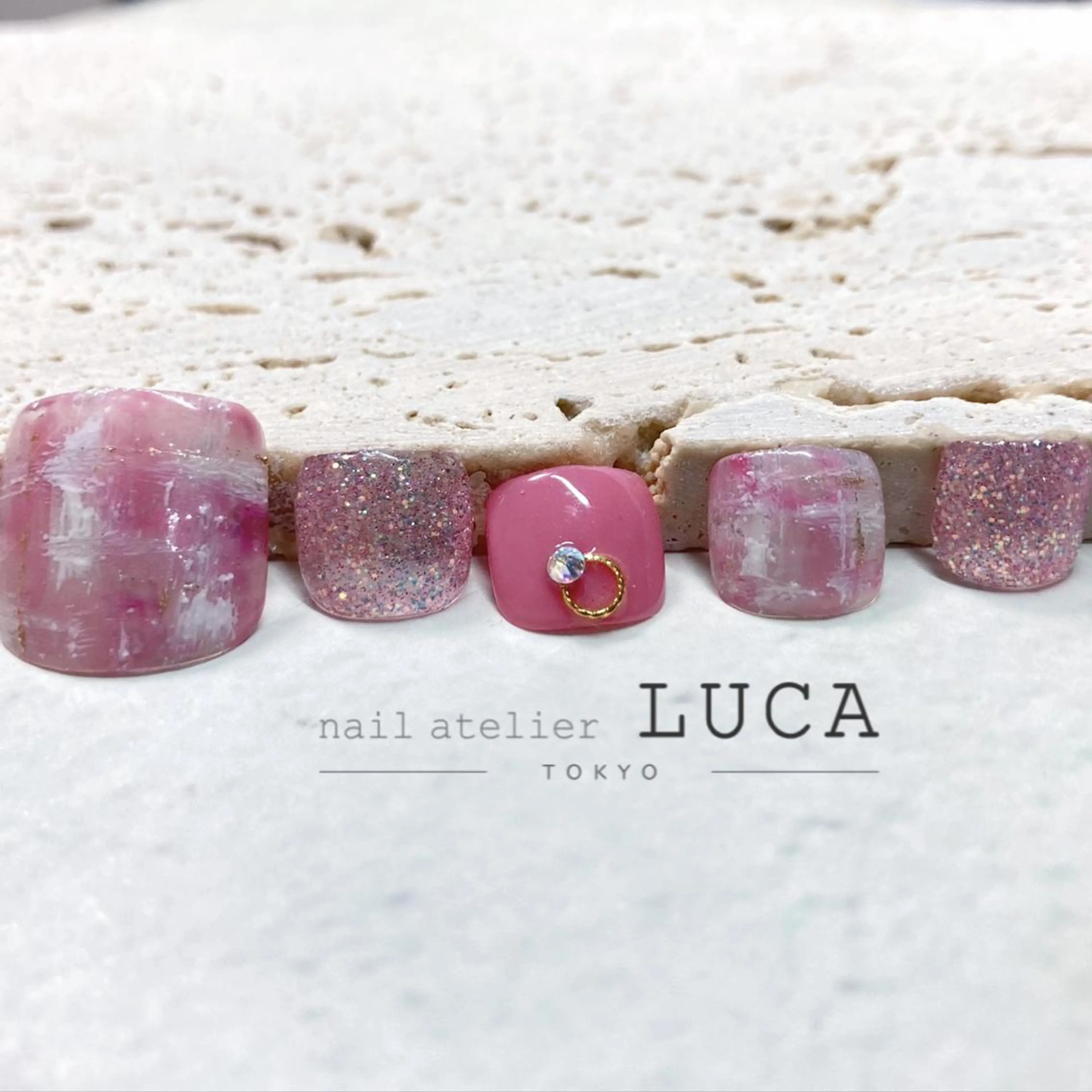 ネイル アートネイル オーロラネイル クリアネイル 長さ出し フットネイル フットネイル ネイルアトリエルカ スタッフのネイルデザイン