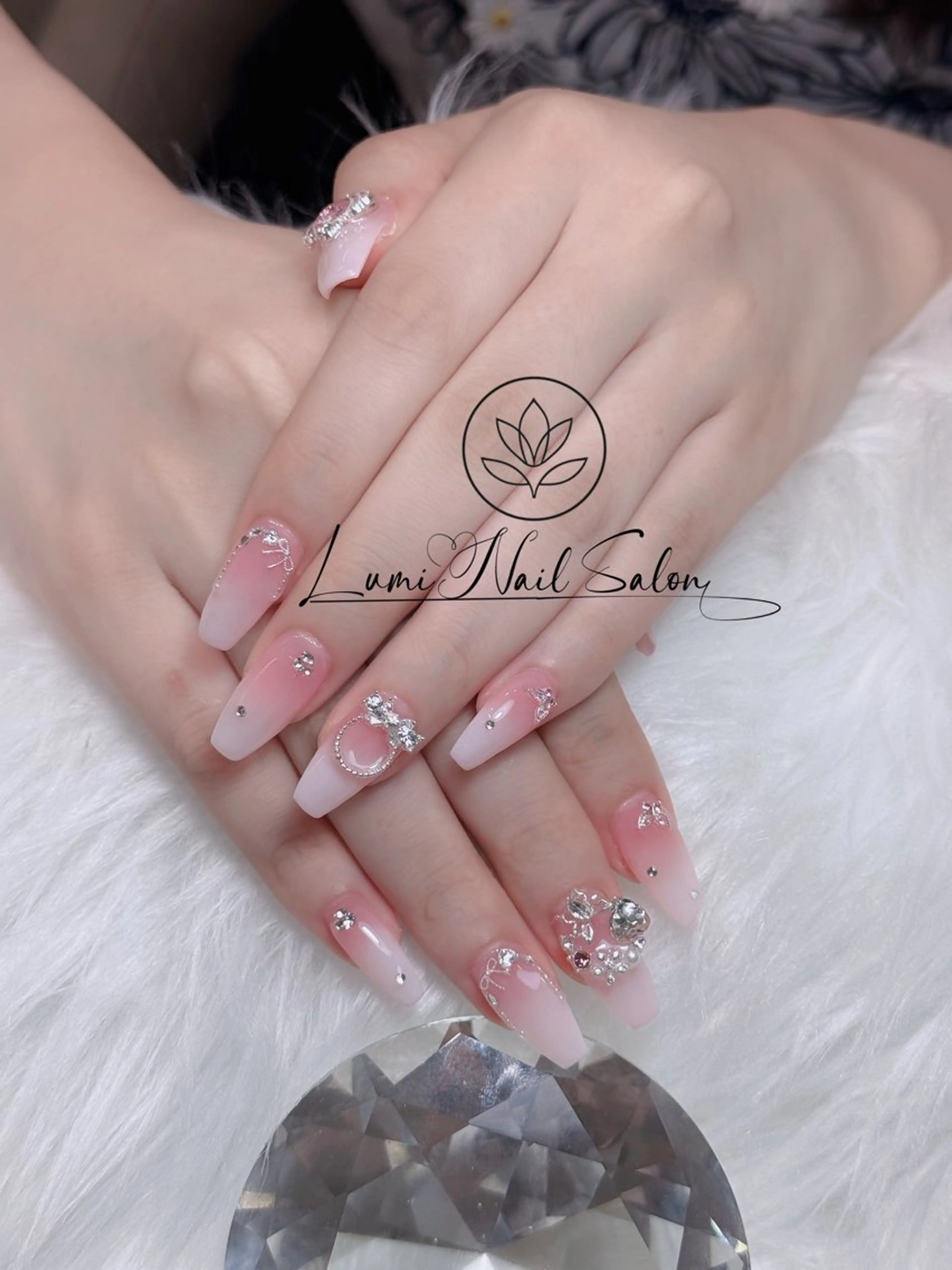 ネイル オーロラネイル チークネイル フットネイル フレンチネイル 韓国ネイル ハンドネイル Lumi Nailのネイルデザイン