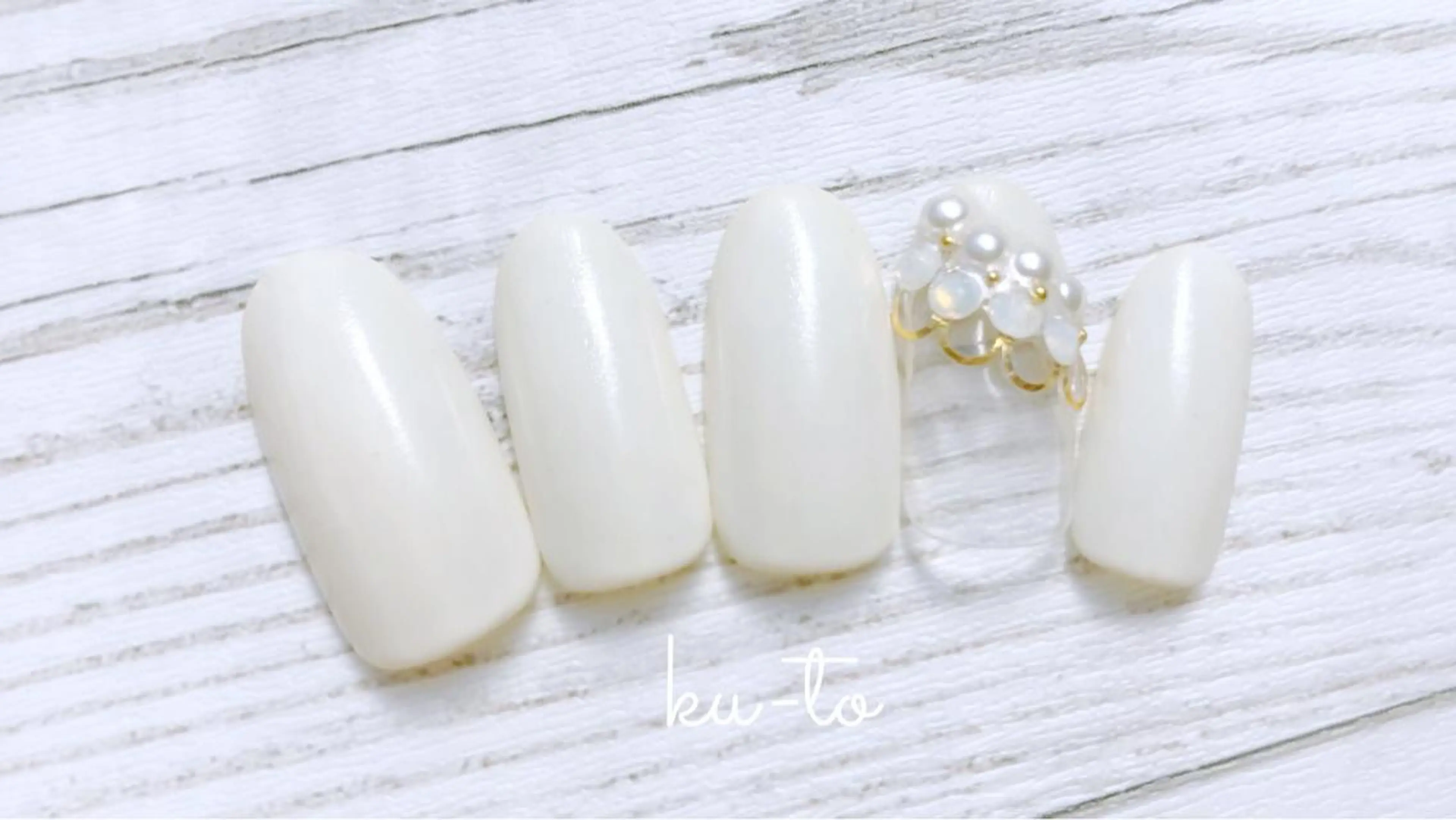 ネイル ku-to所属・林 志帆子【en2号店】のマツエク・マツパデザイン