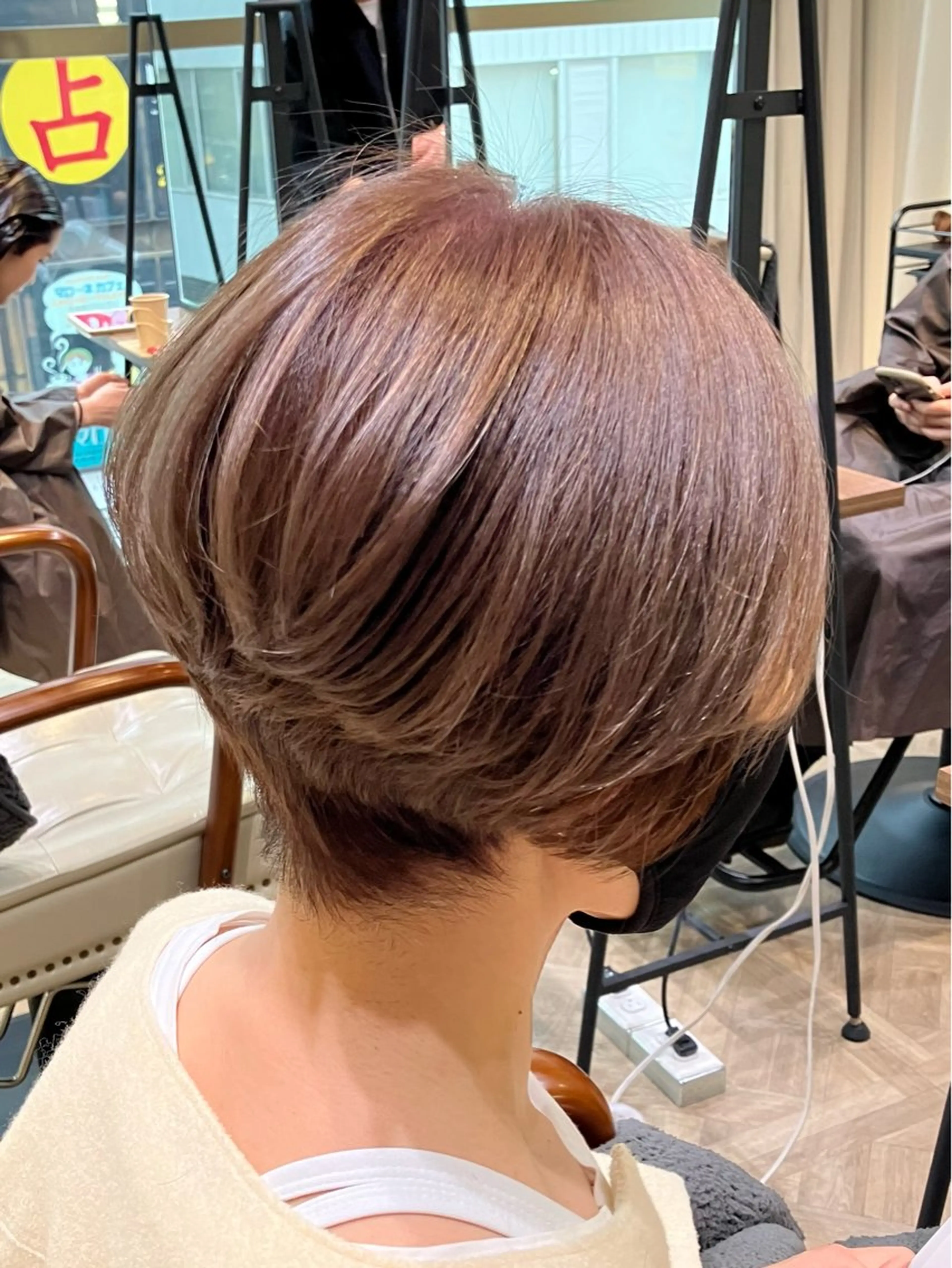 ショート カット ヘアカラー 及川まき 　オリーブ グレージュカラー♪のヘアスタイル