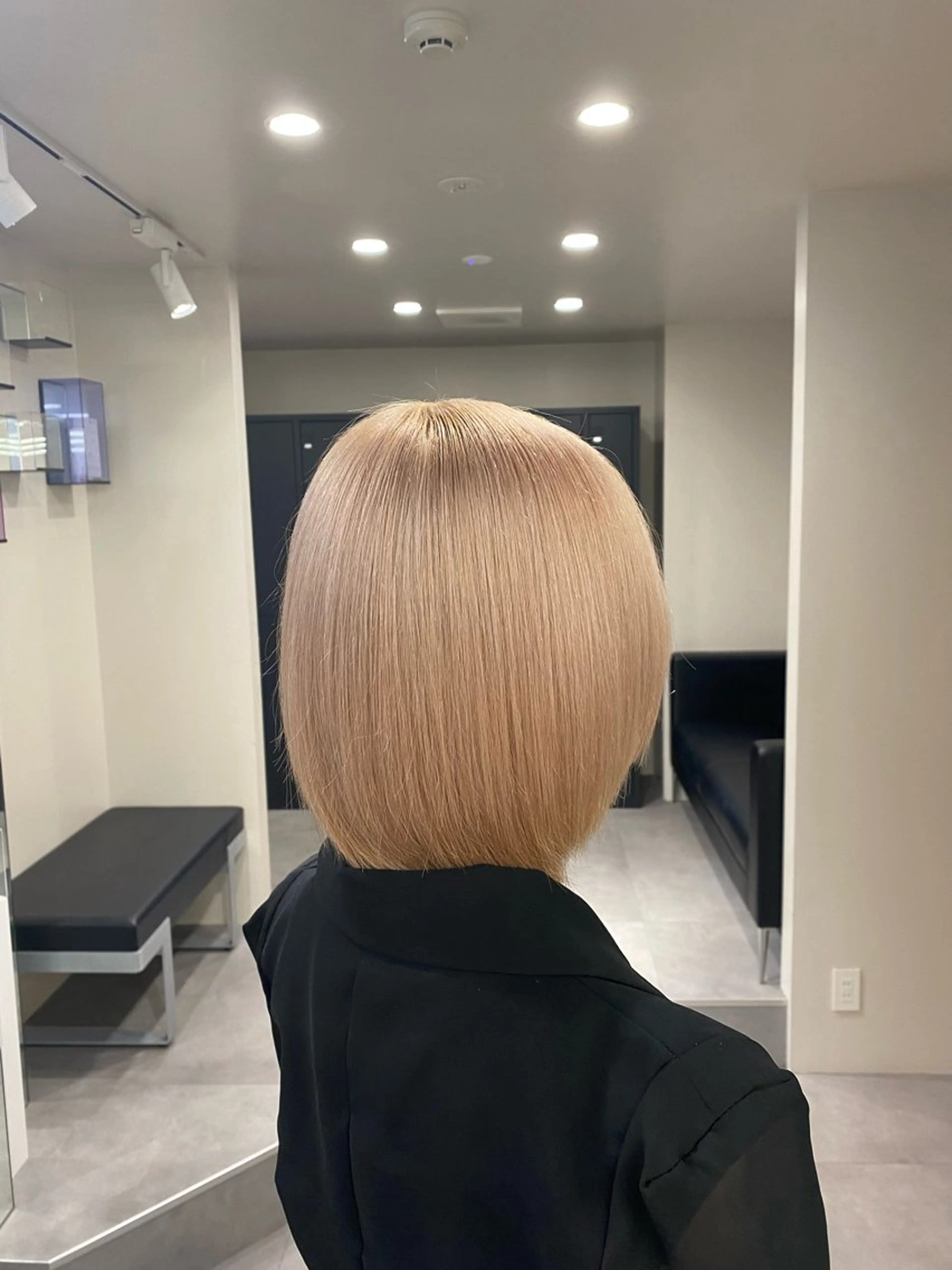 ショート カラー ヘアカラー トリートメント ベレーザ渋谷所属・🦋ハイトーン・髪質 改善🦋成嶋 朋希のヘアスタイル