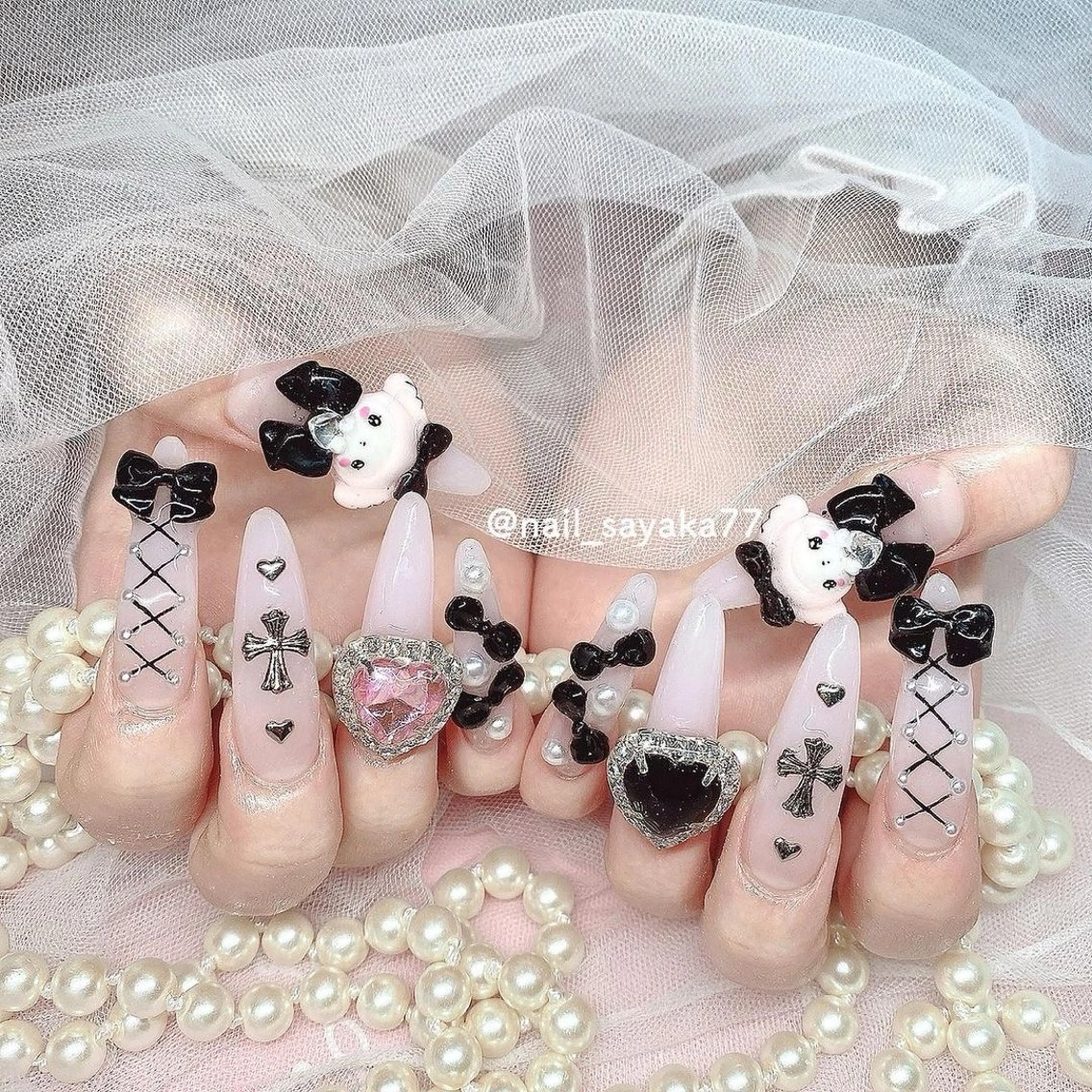 ネイル マグネットネイル ピンク ネイルチップ 冬ネイル Lee Nailsのネイルデザイン