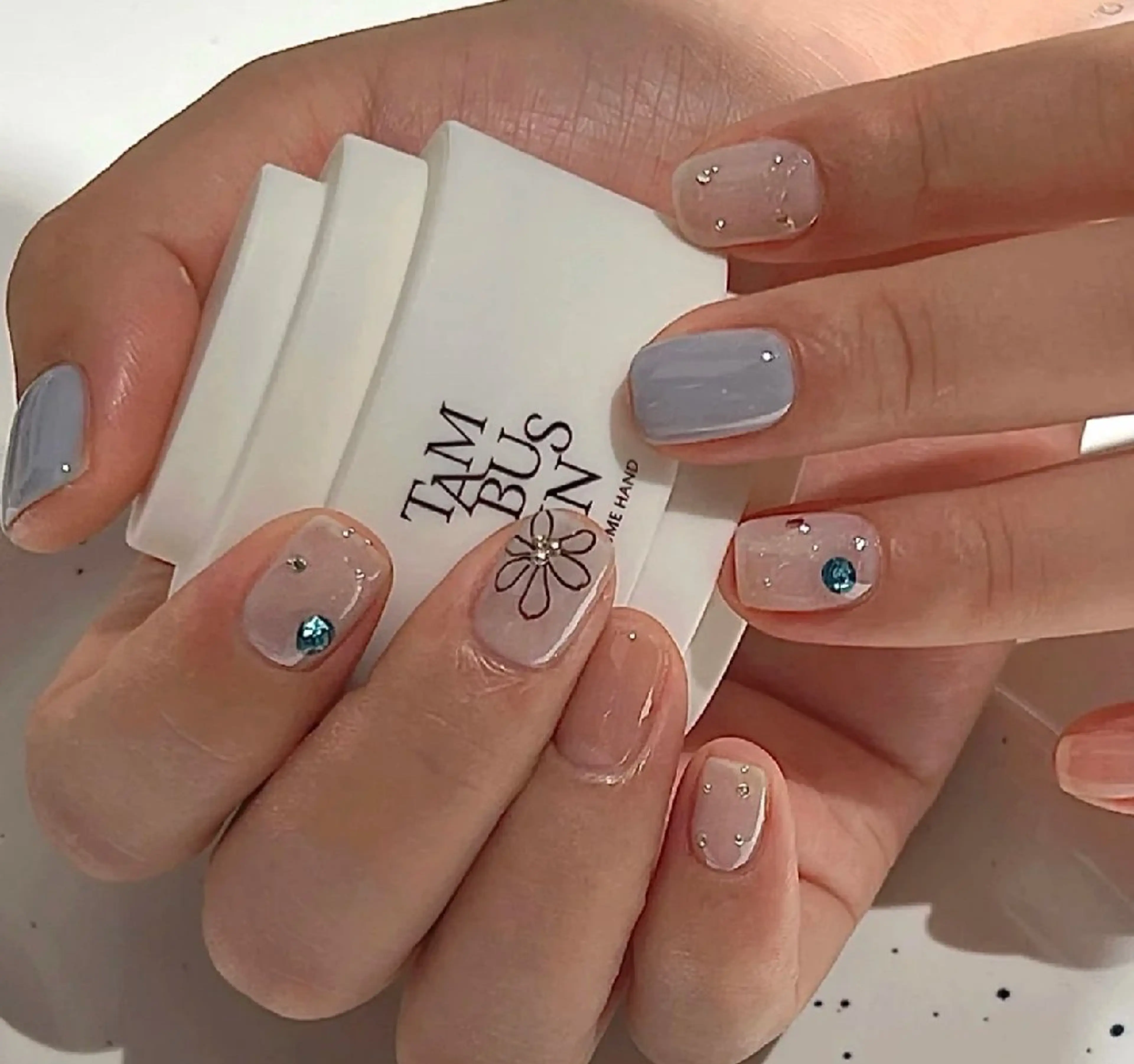 ネイル ハンドネイル パラジェル＆フィルイン取り扱いサロンSol Nail所属・Sol Nail ミネのネイルデザイン