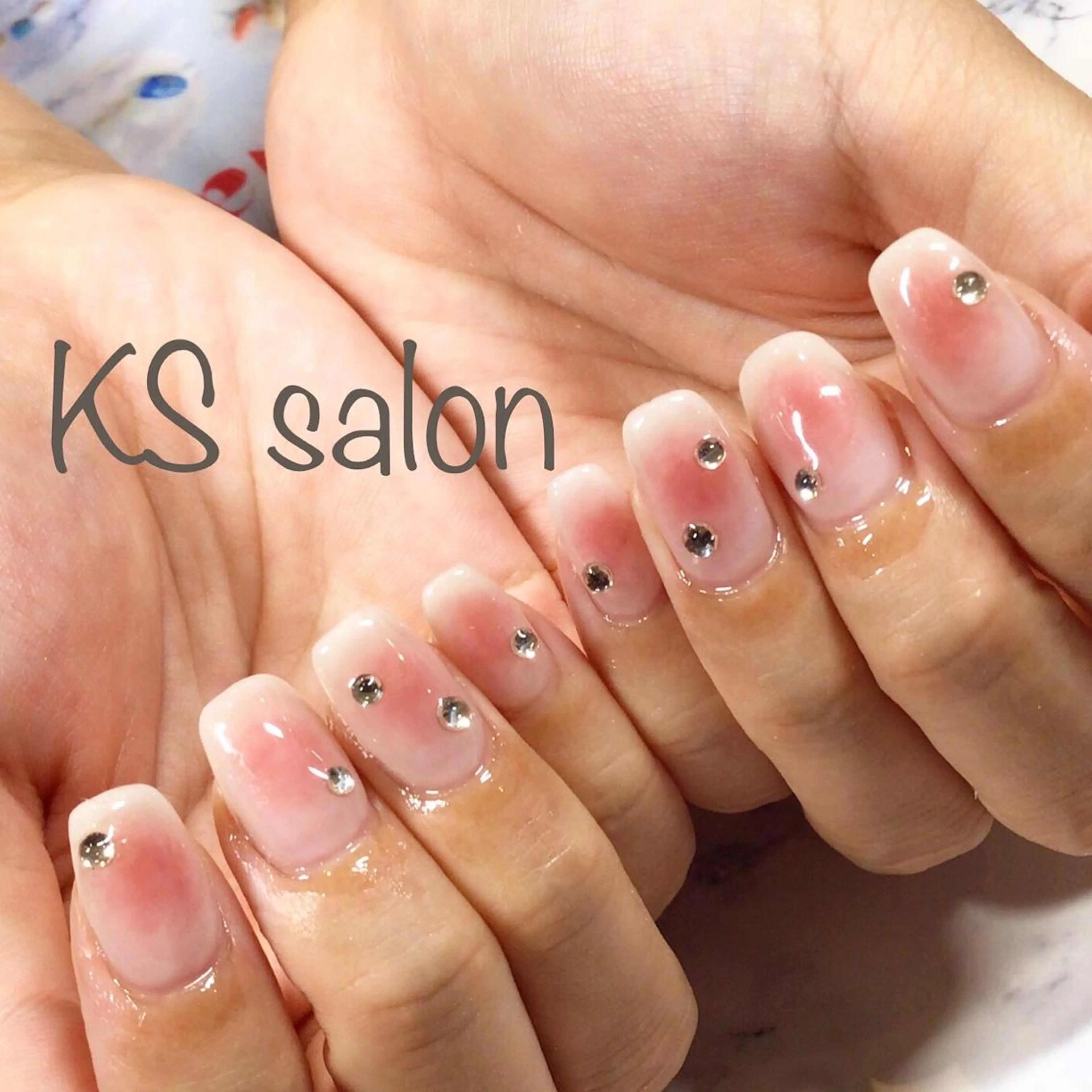 ミディアム ネイル チークネイル 持ち込み 西院eye fallonのマツエク・マツパデザイン