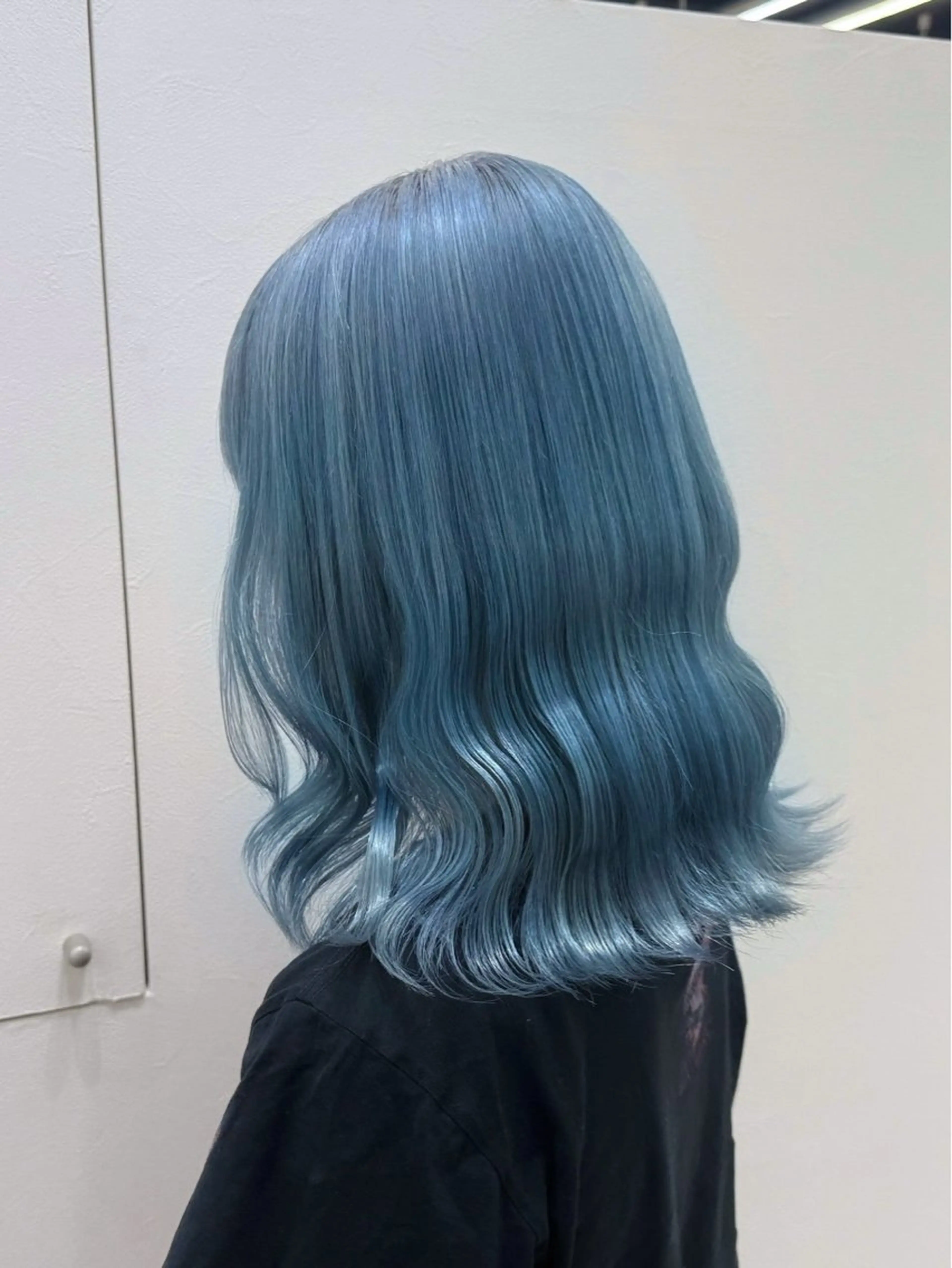 ロング カラー ヘアカラー ハイトーンカラー🐬 えりかのヘアスタイル