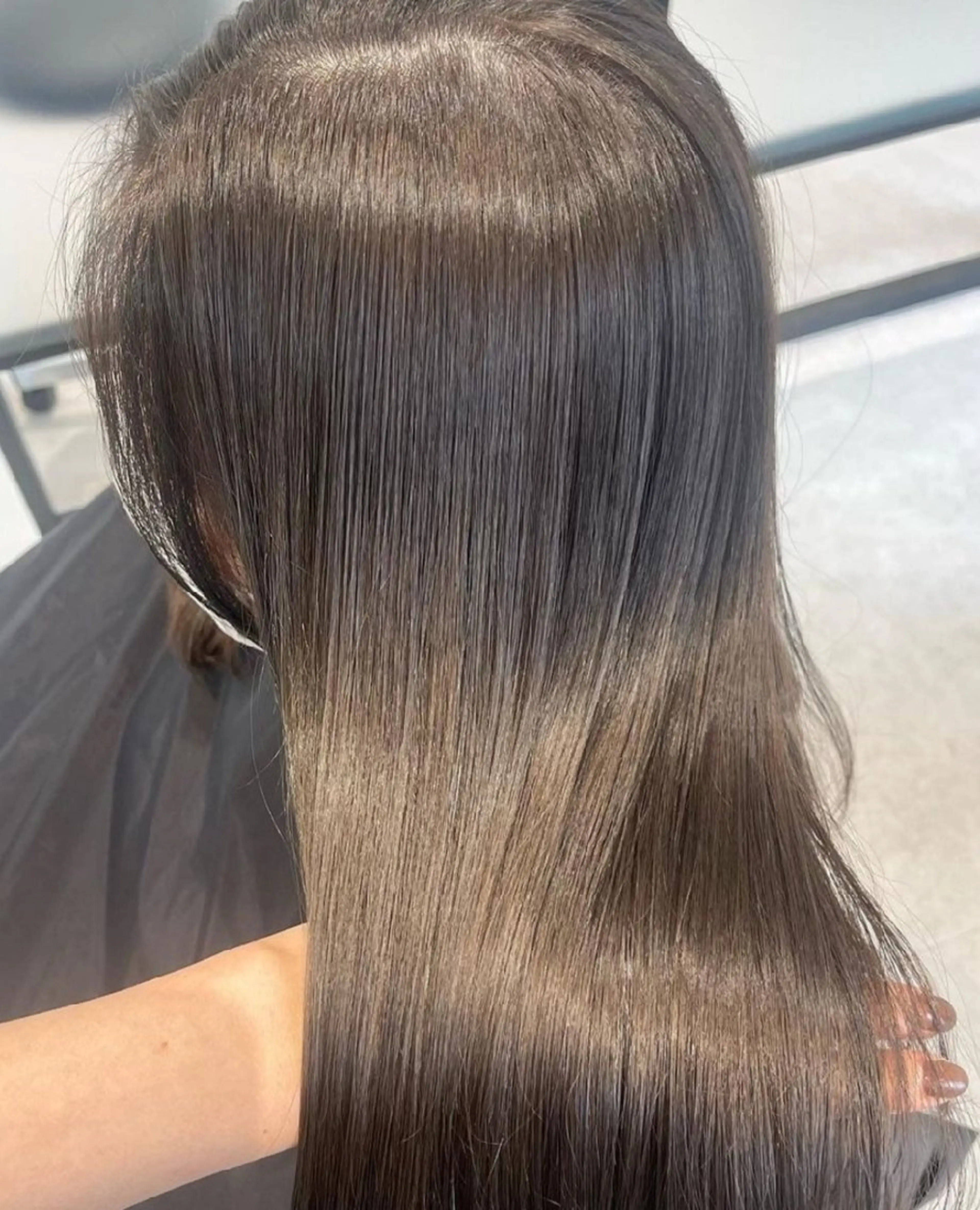 ロング GOToday所属・艶髪／オリーブ系／ 肌が綺麗に見えるお色のヘアスタイル