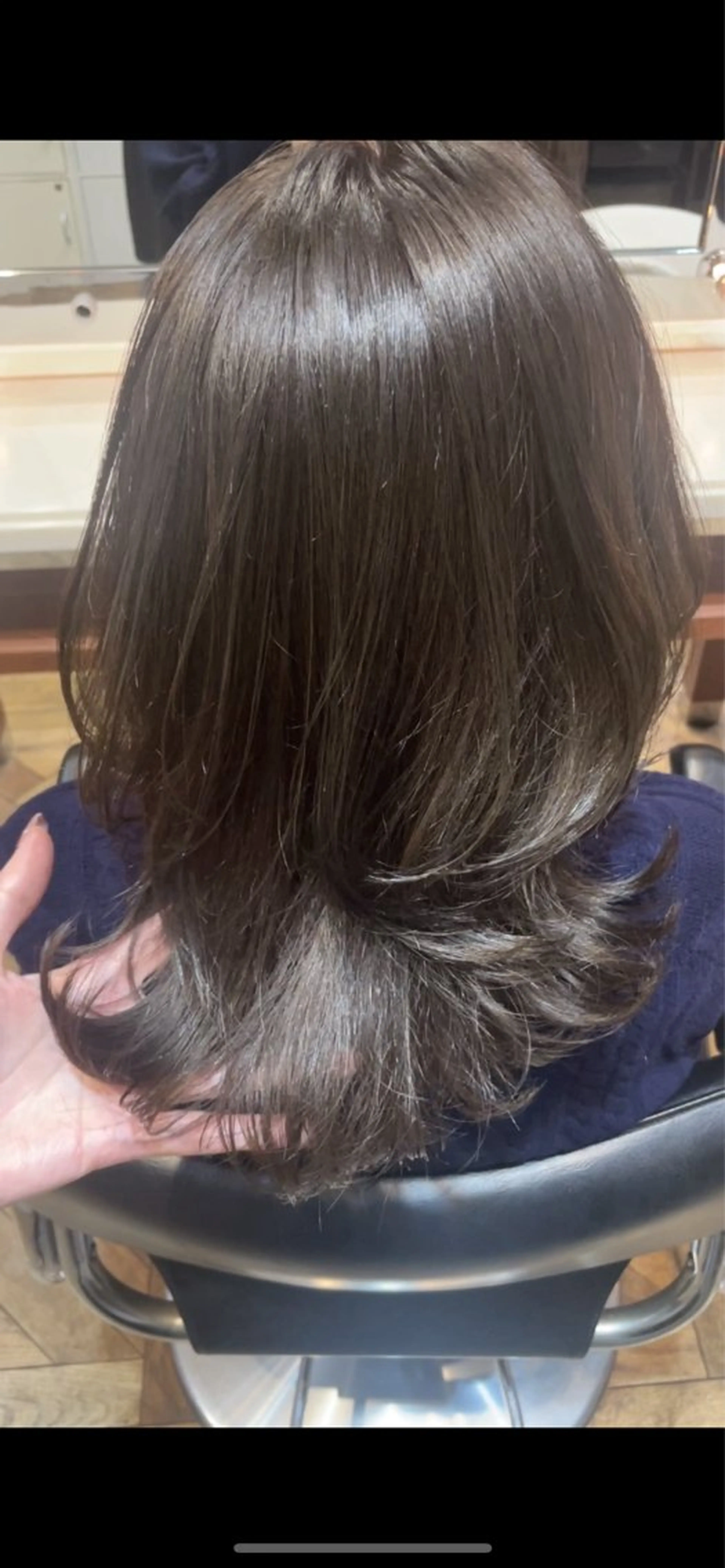 ミディアム カラー アッシュ グレージュ カット ヘアカラー トリートメント BEBE所属・ご新規様限定 透明感カラーKANAのヘアスタイル