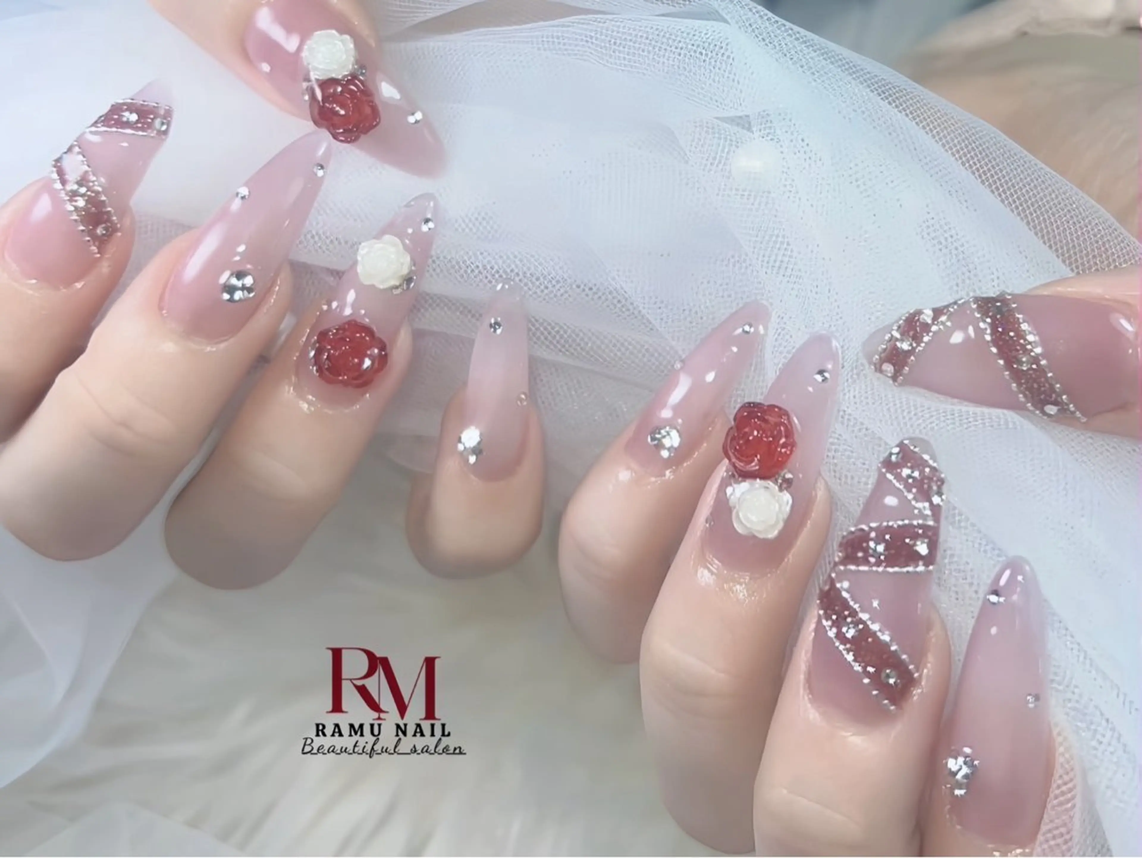 ネイル キラキラネイル マグネットネイル ミラーネイル ピンク ワンホンネイル ハンドネイル RAMU Nail 恵比寿店のネイルデザイン