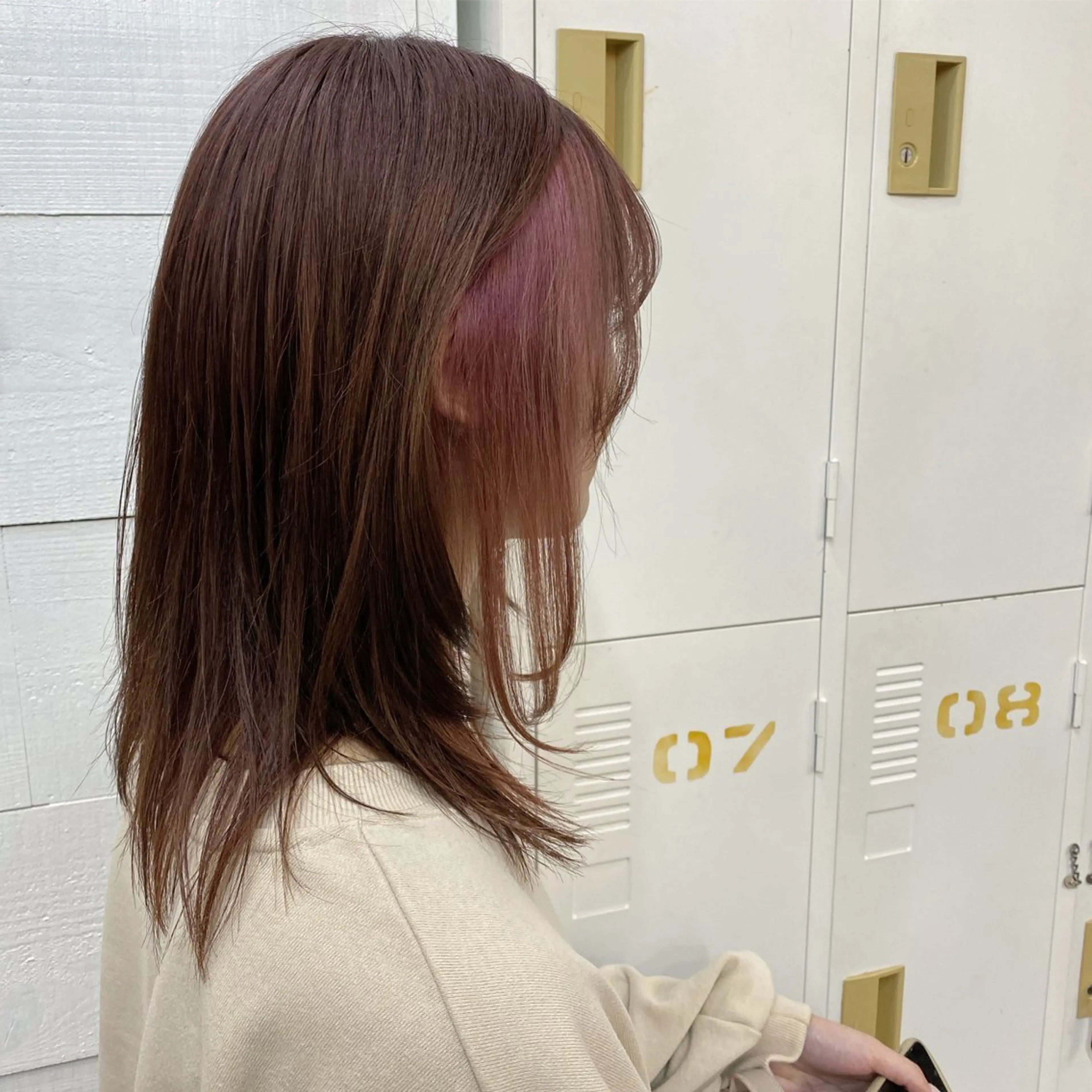 ミディアム カラー インナーカラー ピンクカラー 顔周りカット レイヤーカット カット ヘアカラー LOMARLIE/ NATUMIのヘアスタイル