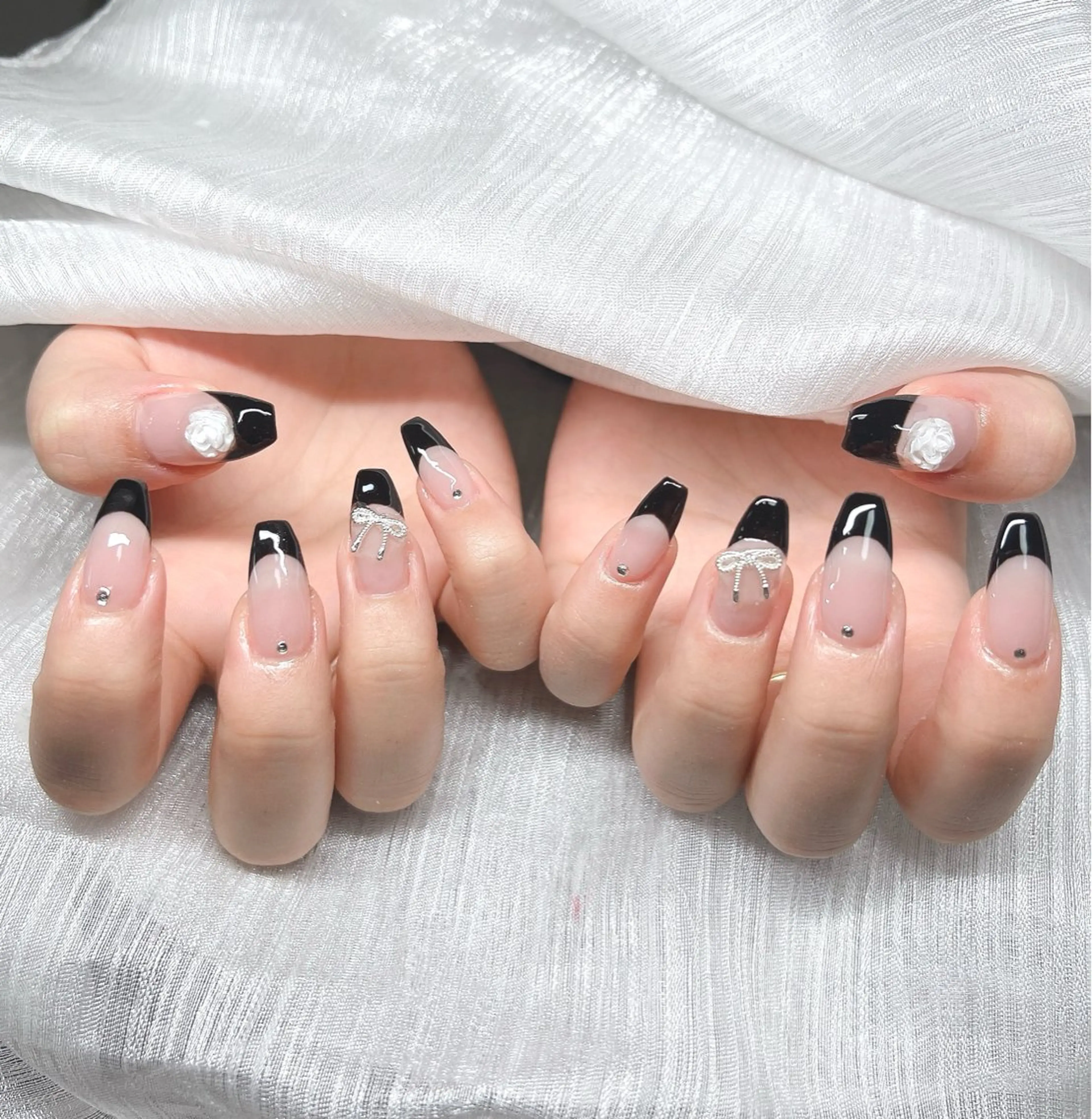 ネイル 長さ出し グラデーション 卒業式 キラキラネイル マグネットネイル ハンドネイル Lee Nails チップ長さだし専門店のネイルデザイン