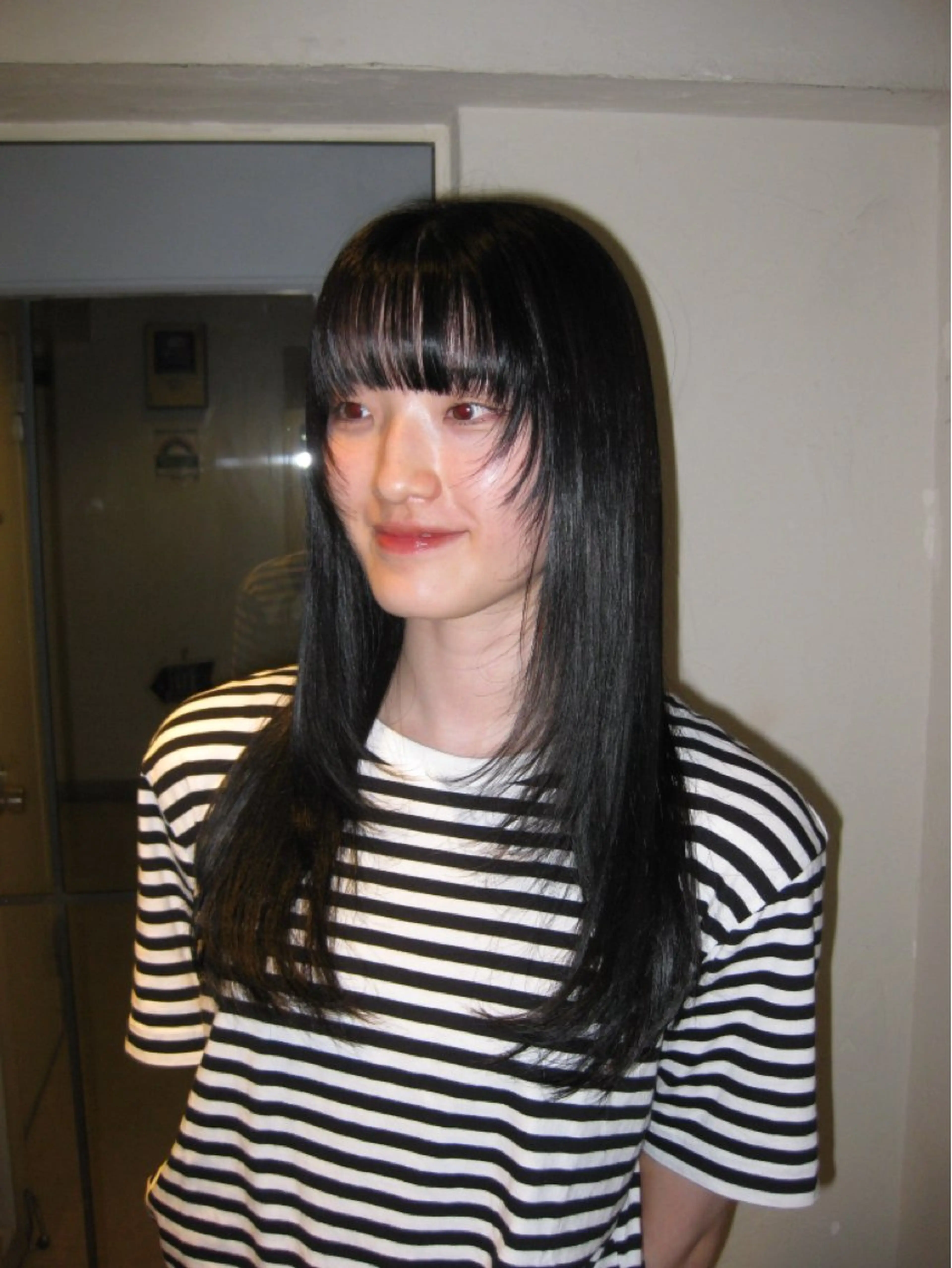 セミロング レイヤーカット 今井 香奈恵のヘアスタイル