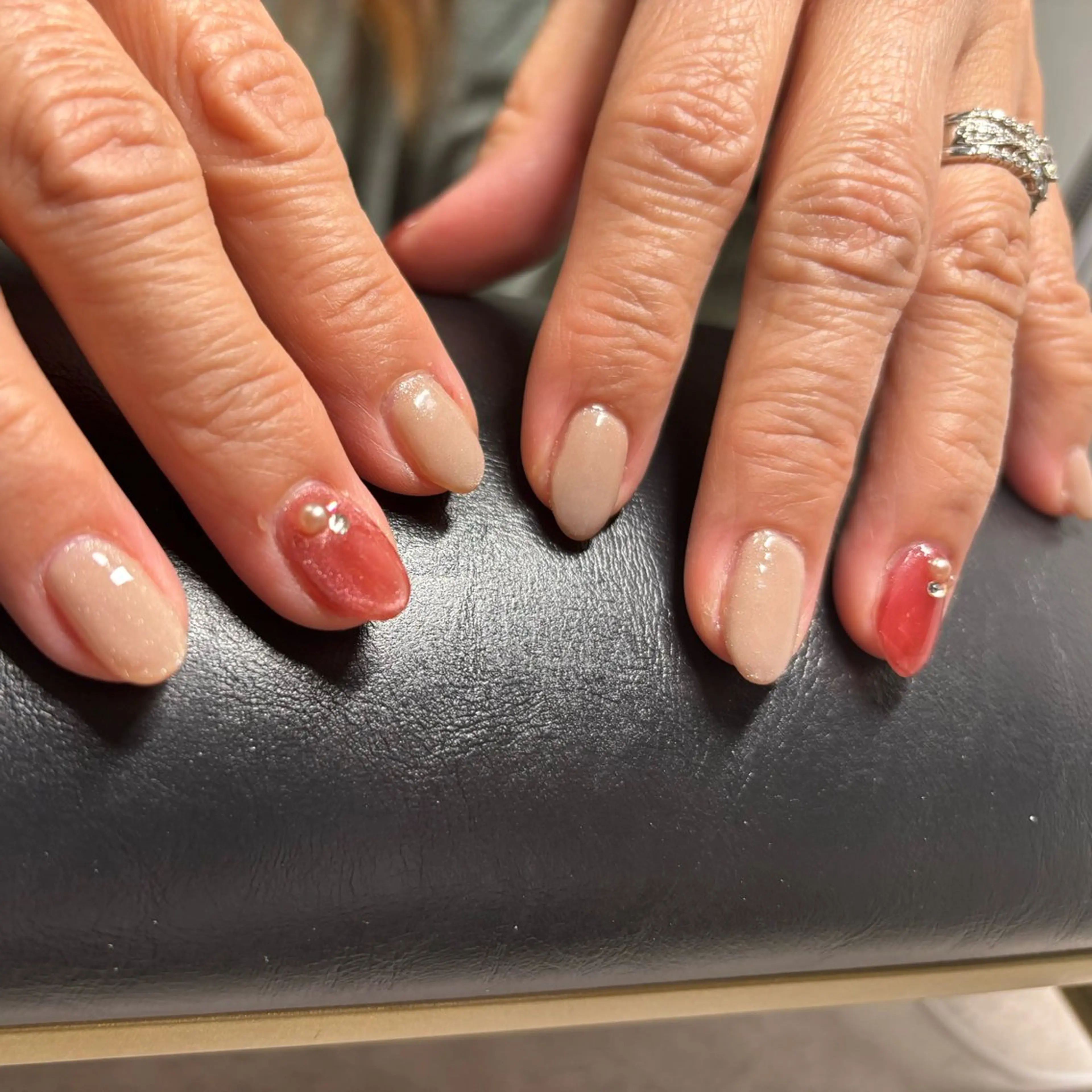 ネイル マグネットネイル ピンク Beautiful .A所属・BeautifulA 🌈🍭💜のネイルデザイン