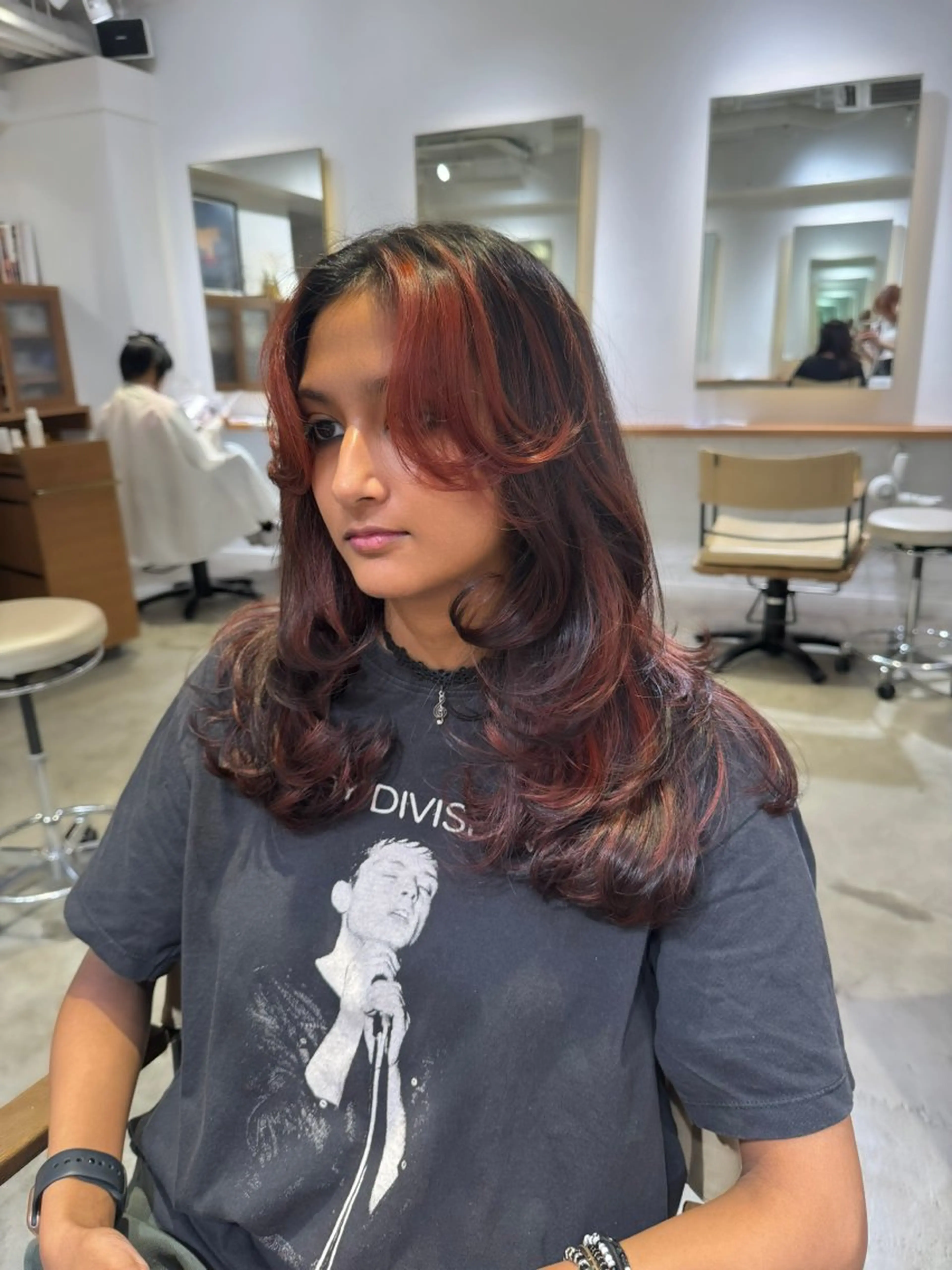 ロング カラー グラデーションカラー ハイライトカラー レッドカラー ハイライト レイヤーカット ナガミネアリサ/ 学芸大学/海外ヘアのヘアスタイル