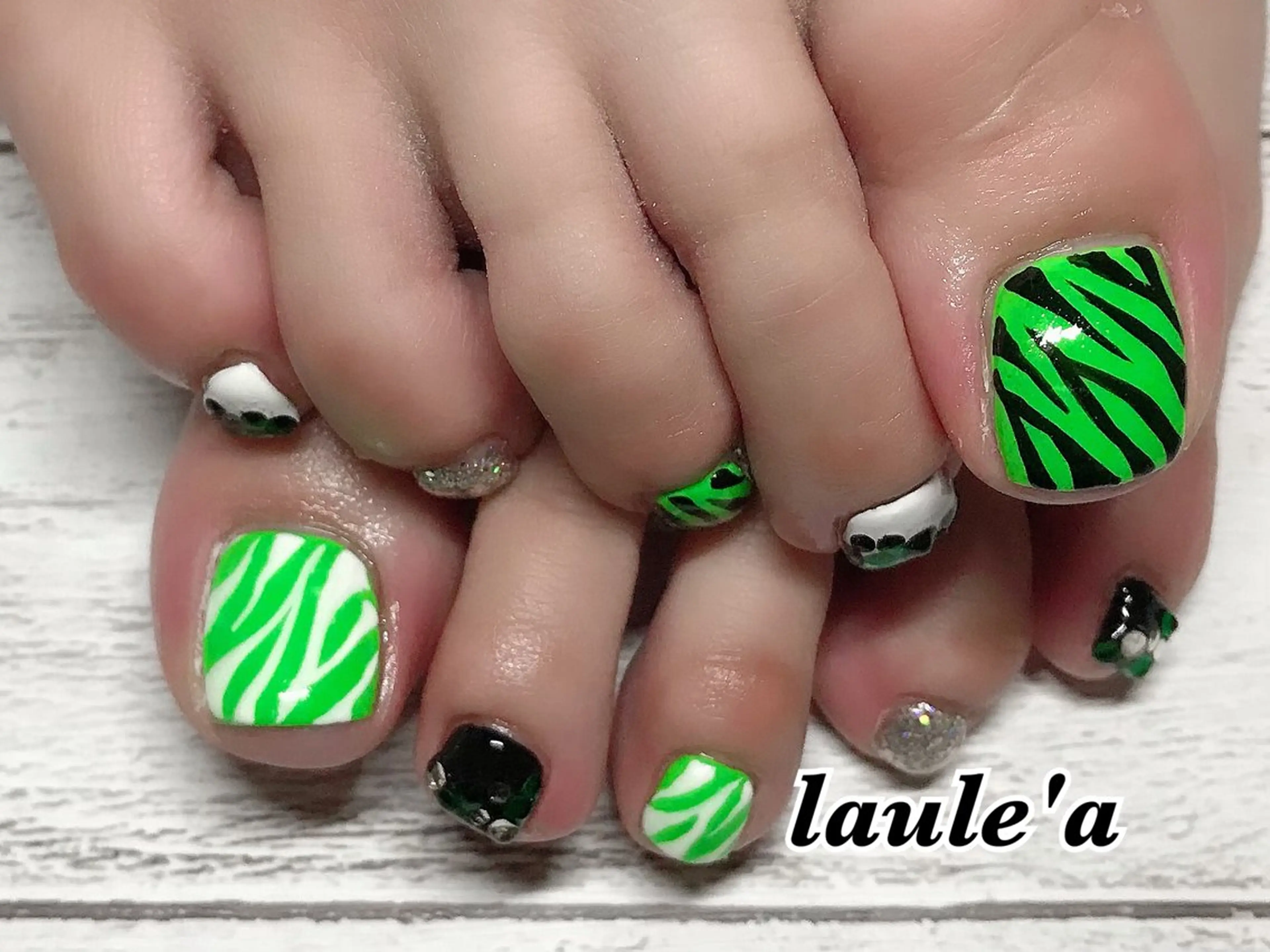 フット　華やか　やり放題【オフあり】の写真