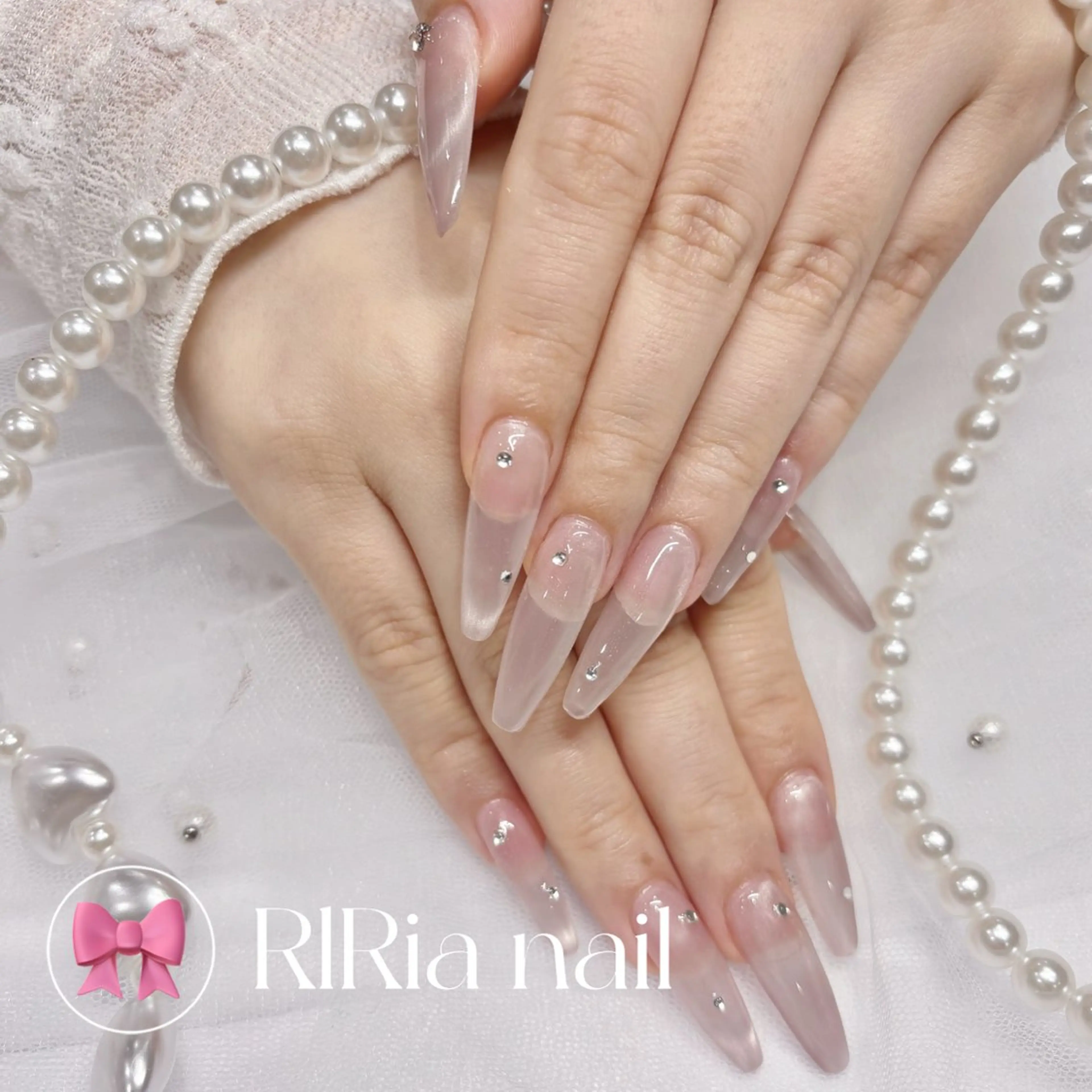 ネイル ピンク シンプルネイル ストーンネイル ハンドネイル 🎀『RlRia』(GO TODAY シェアサロン 横浜Solace店内)🎀所属・RlRia .のネイルデザイン