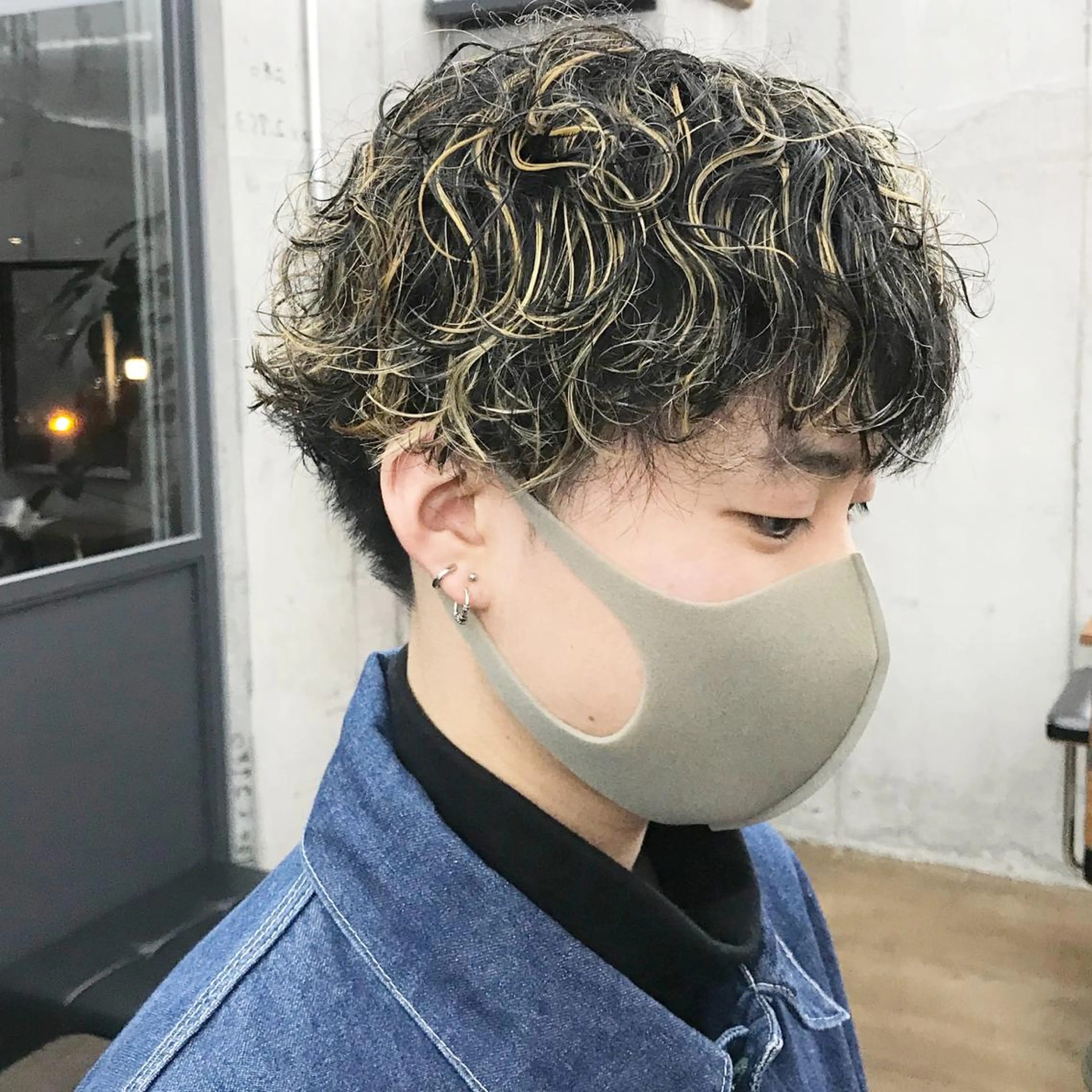 ショート カラー パーマ メンズ メンズブリーチ メンズハイライト マッシュ メンズパーマ ブリーチ カット ヘアカラー ヘアセット ✂︎ウルフ・ショート ✂︎MIKUNIのヘアスタイル