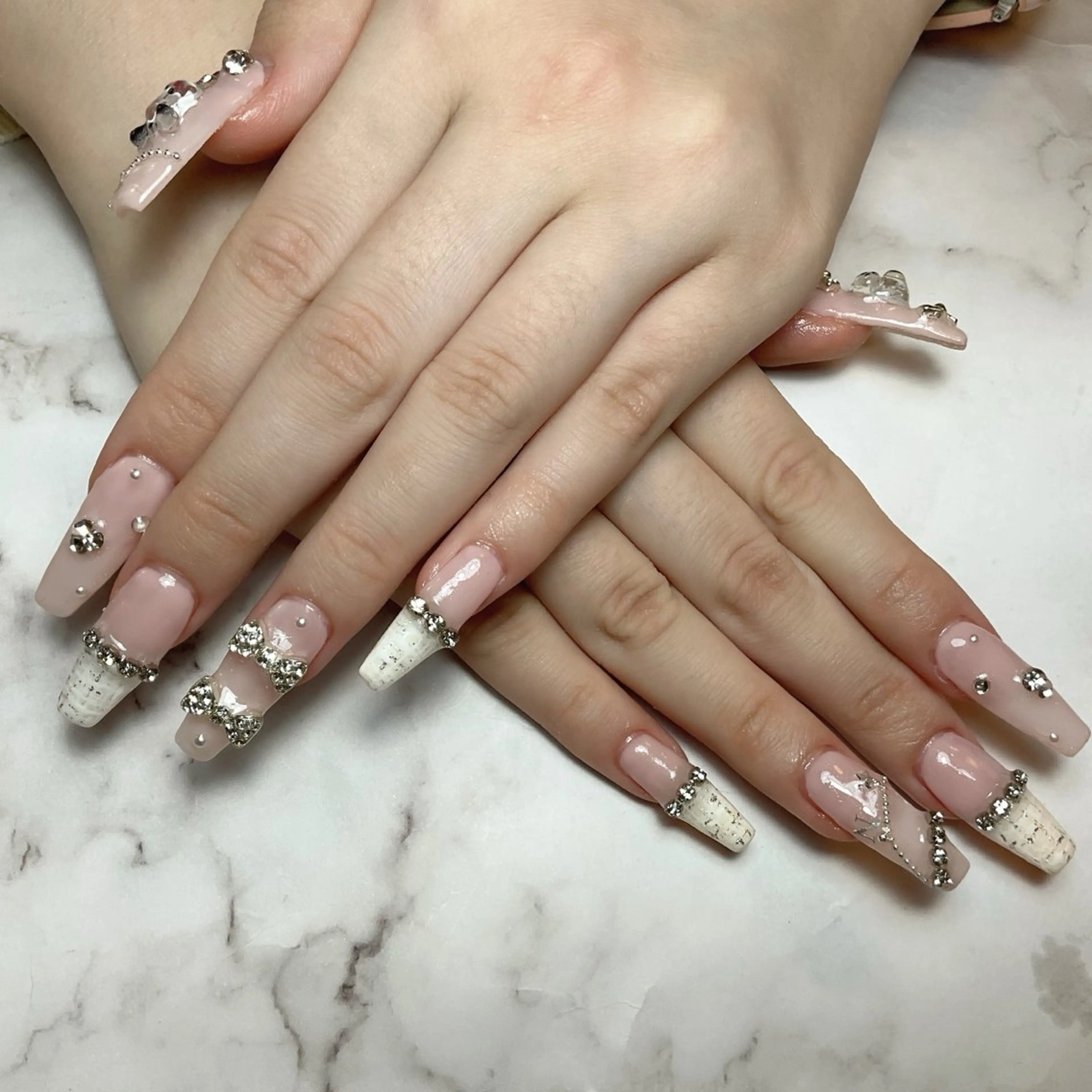 ネイル 🌈Yun nail hyejin💋のネイルデザイン