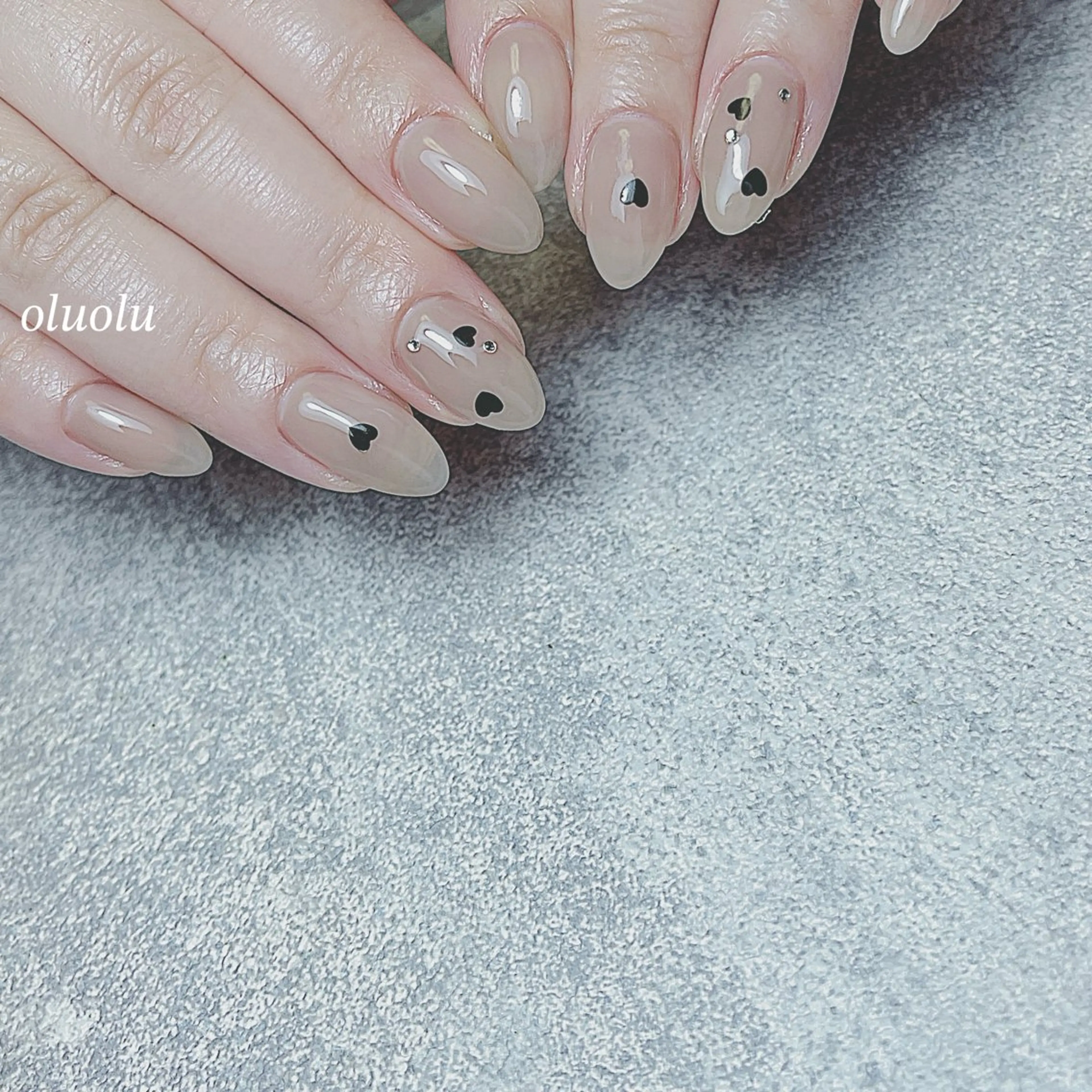 ネイル アートネイル ハート ニュアンスネイル ストーンネイル ワンホンネイル ハンドネイル 大村 紬華のネイルデザイン