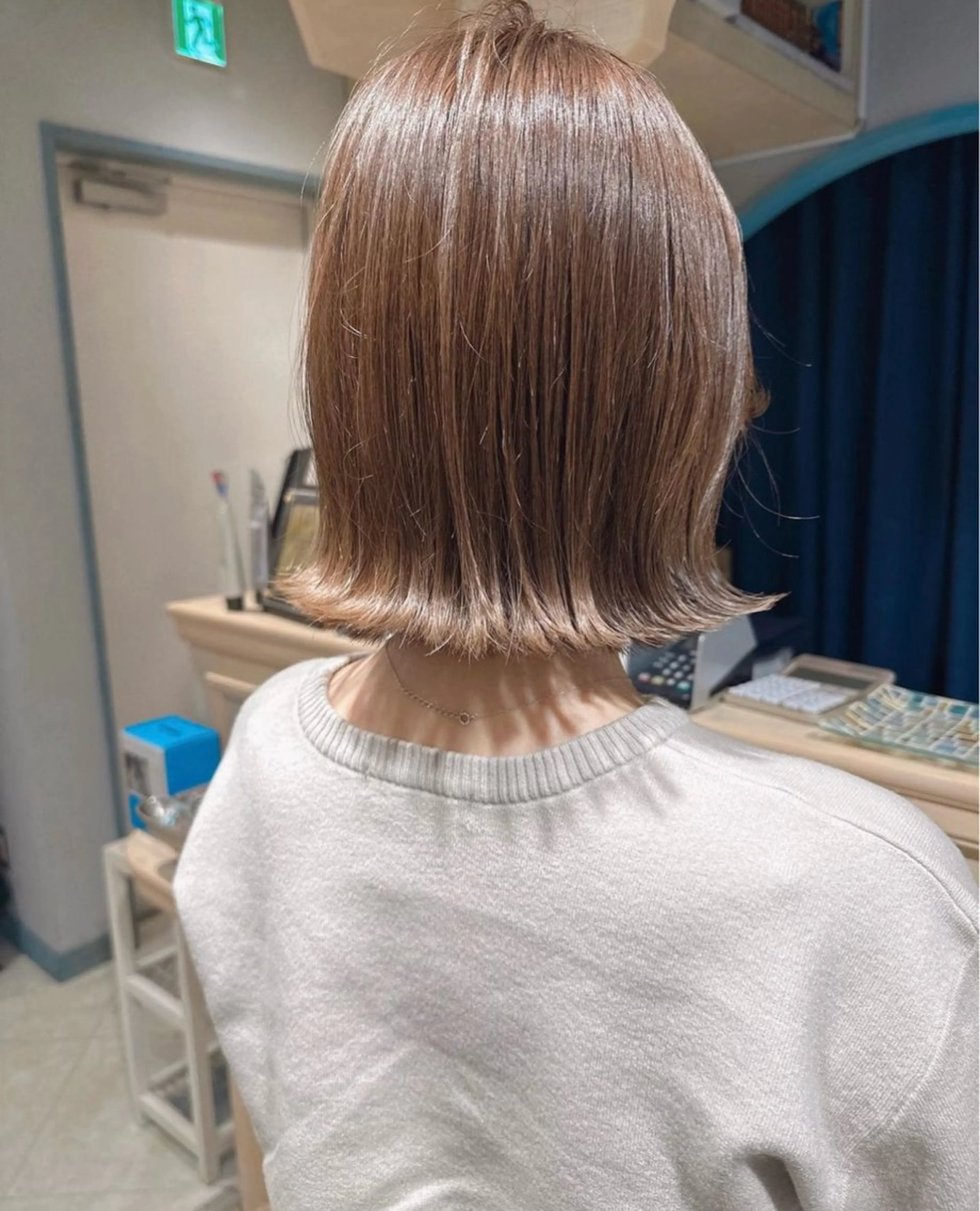 ミディアム ショートボブ 韓国風カラー ボブ くびれヘア エギョモリ ボブ/顔周りカット /縮毛矯正/鈴木隆太のヘアスタイル