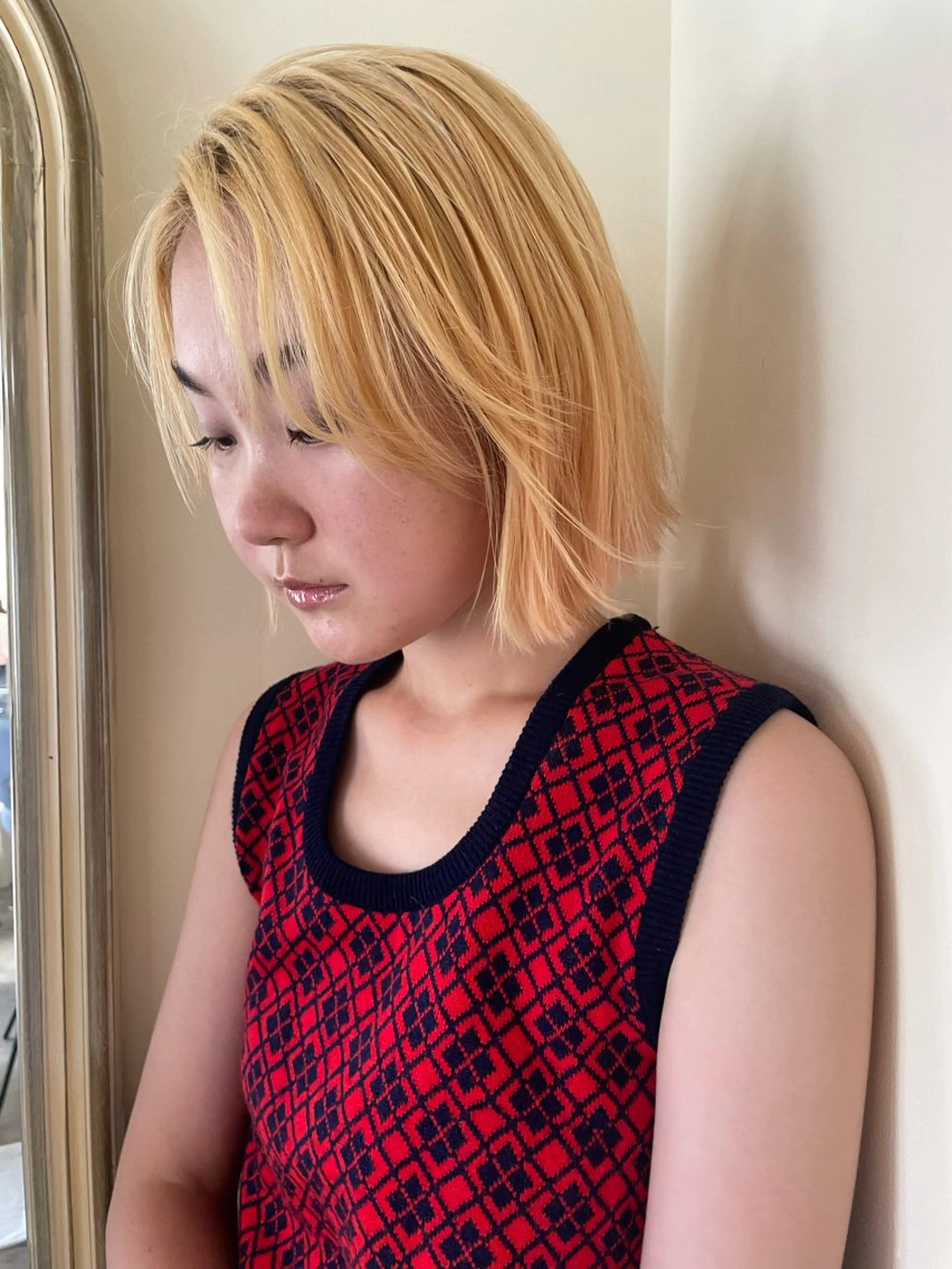 ショート カラー 抜きっぱなしブロンド ブロンド miumiu/恵比寿 カットモデル募集のヘアスタイル