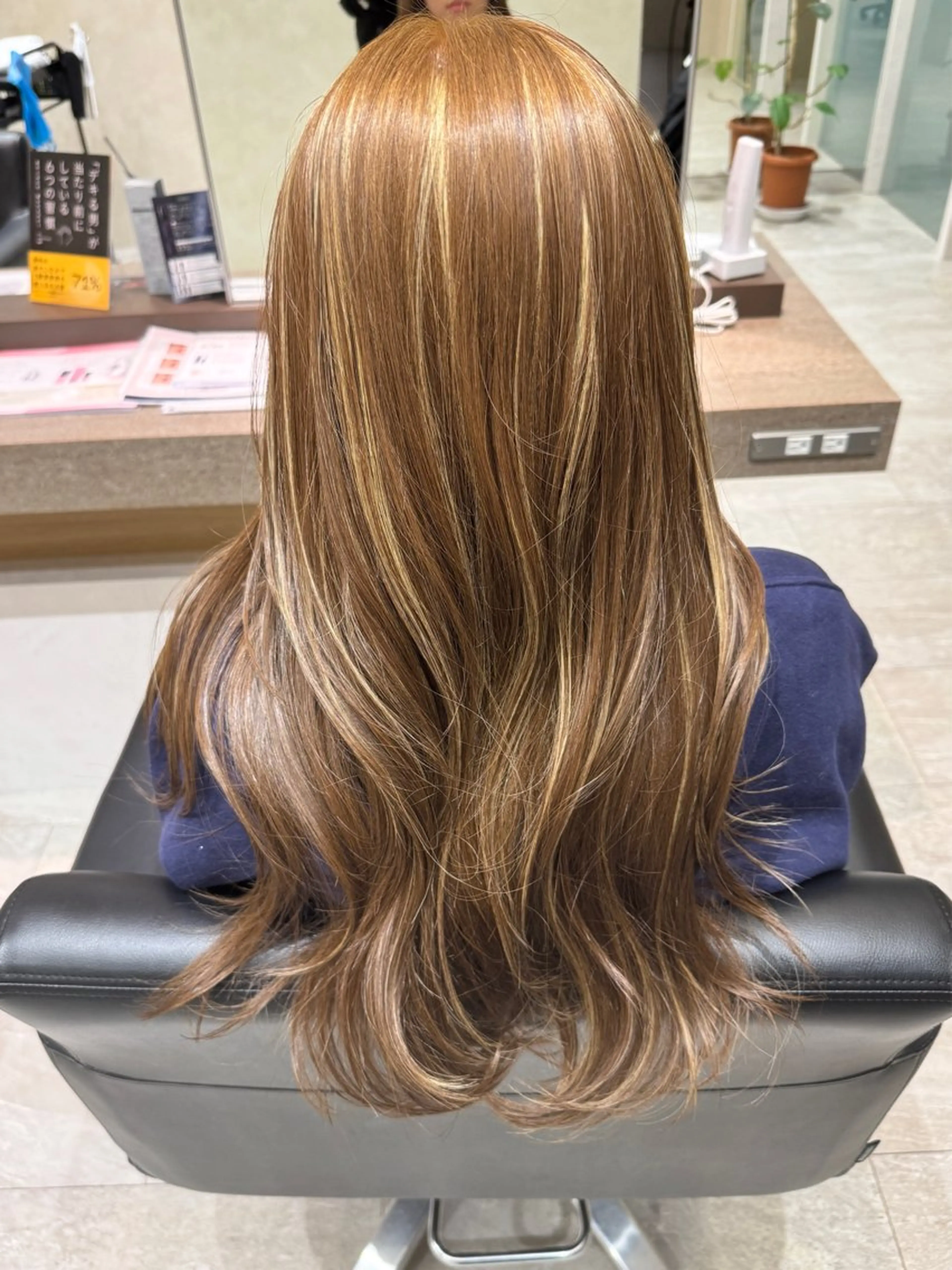 ロング カラー ハイライトカラー 卒業式のヘアスタイル ハイライト ヘアカラー トリートメント sakura❀/板橋 モデル募集中🪄︎︎のヘアスタイル