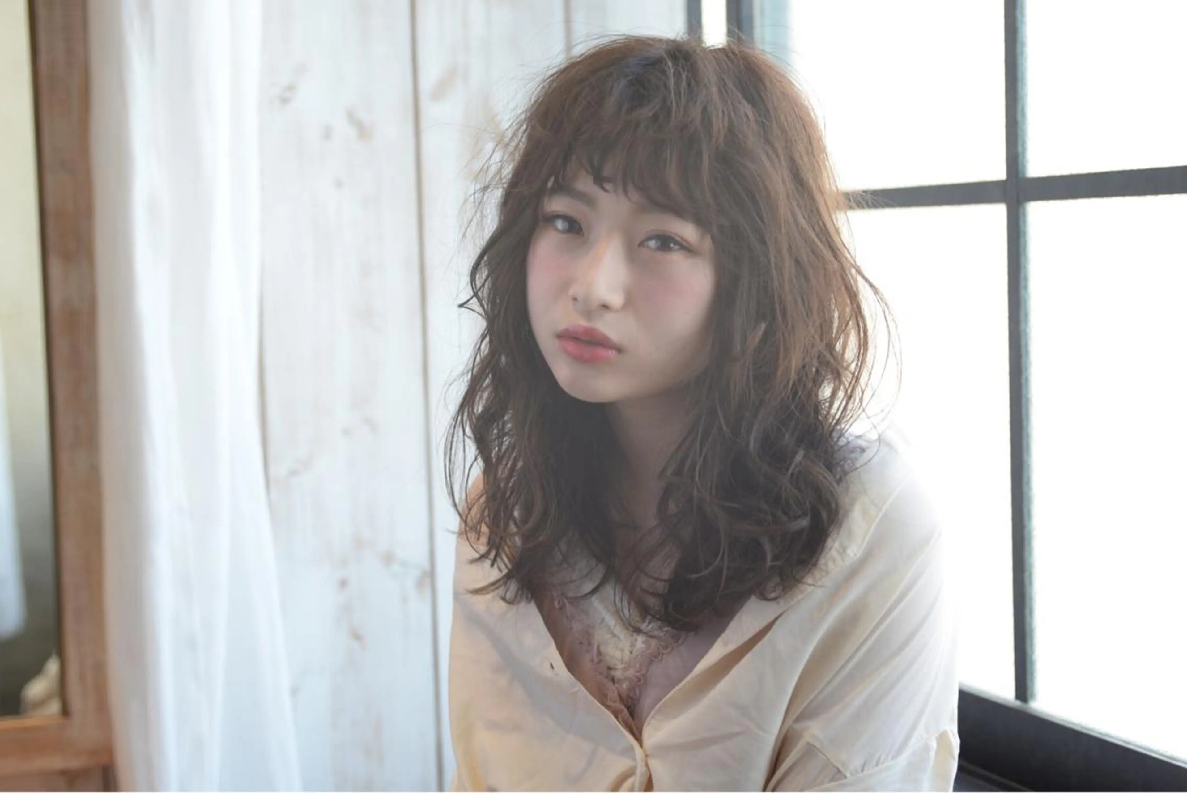 ミディアム CHIC 岩下真衣のヘアスタイル