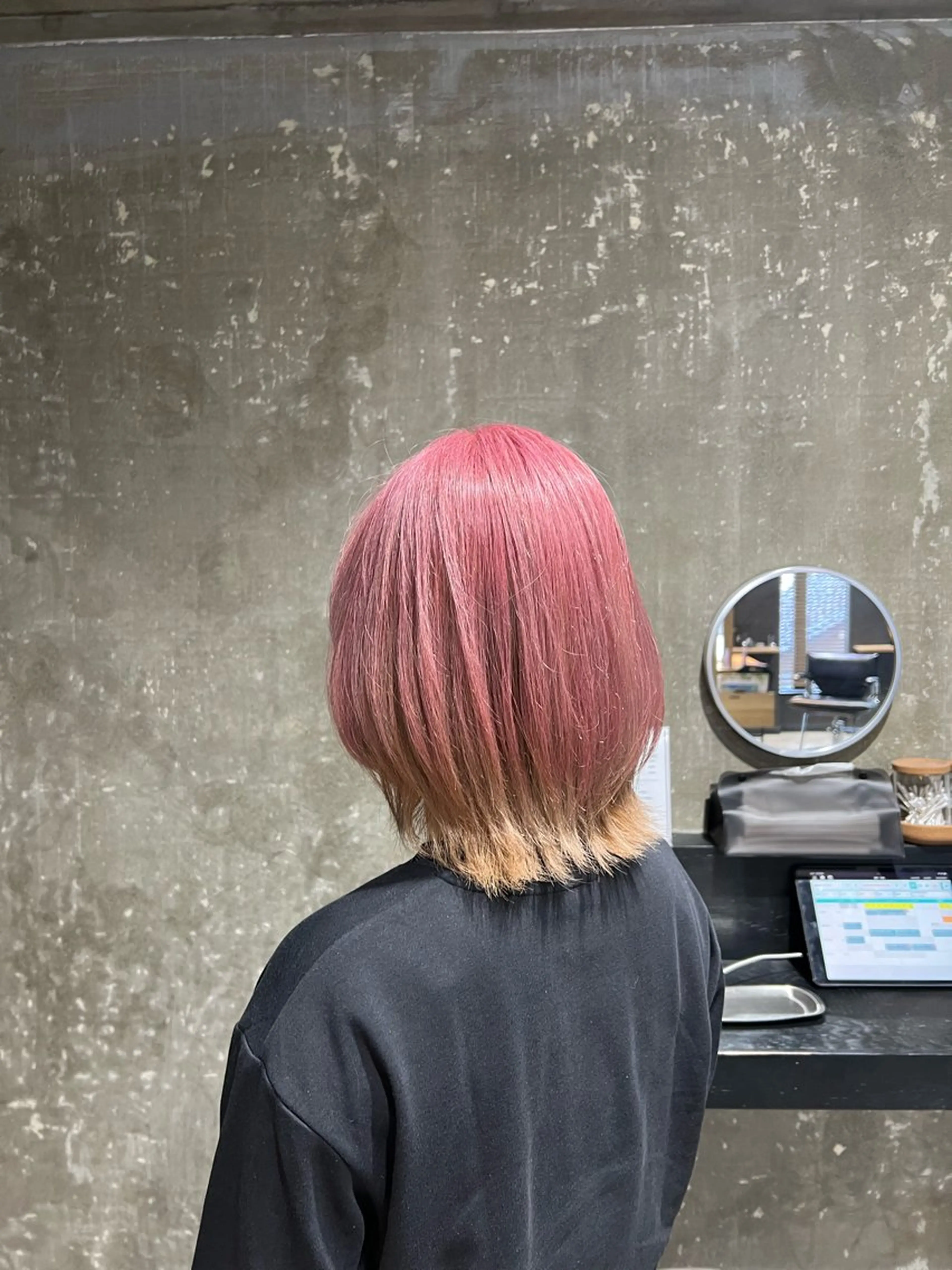 カラー 久永 菫のヘアスタイル