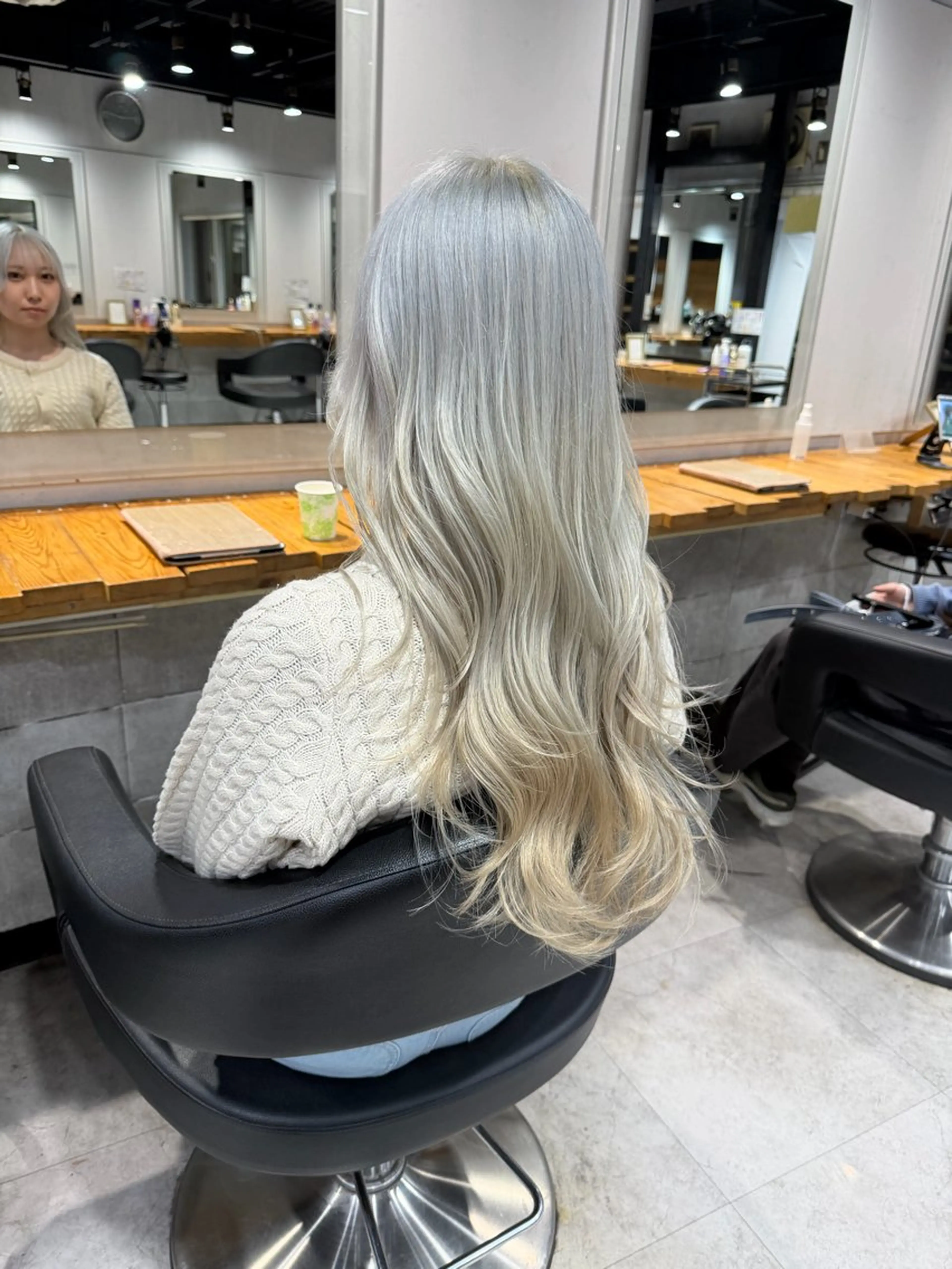 ロング カラー ヘアカラー トリートメント ヘッドスパ ヘアセット 🦋ハイトーンボブ ショート🦋トシキのヘアスタイル