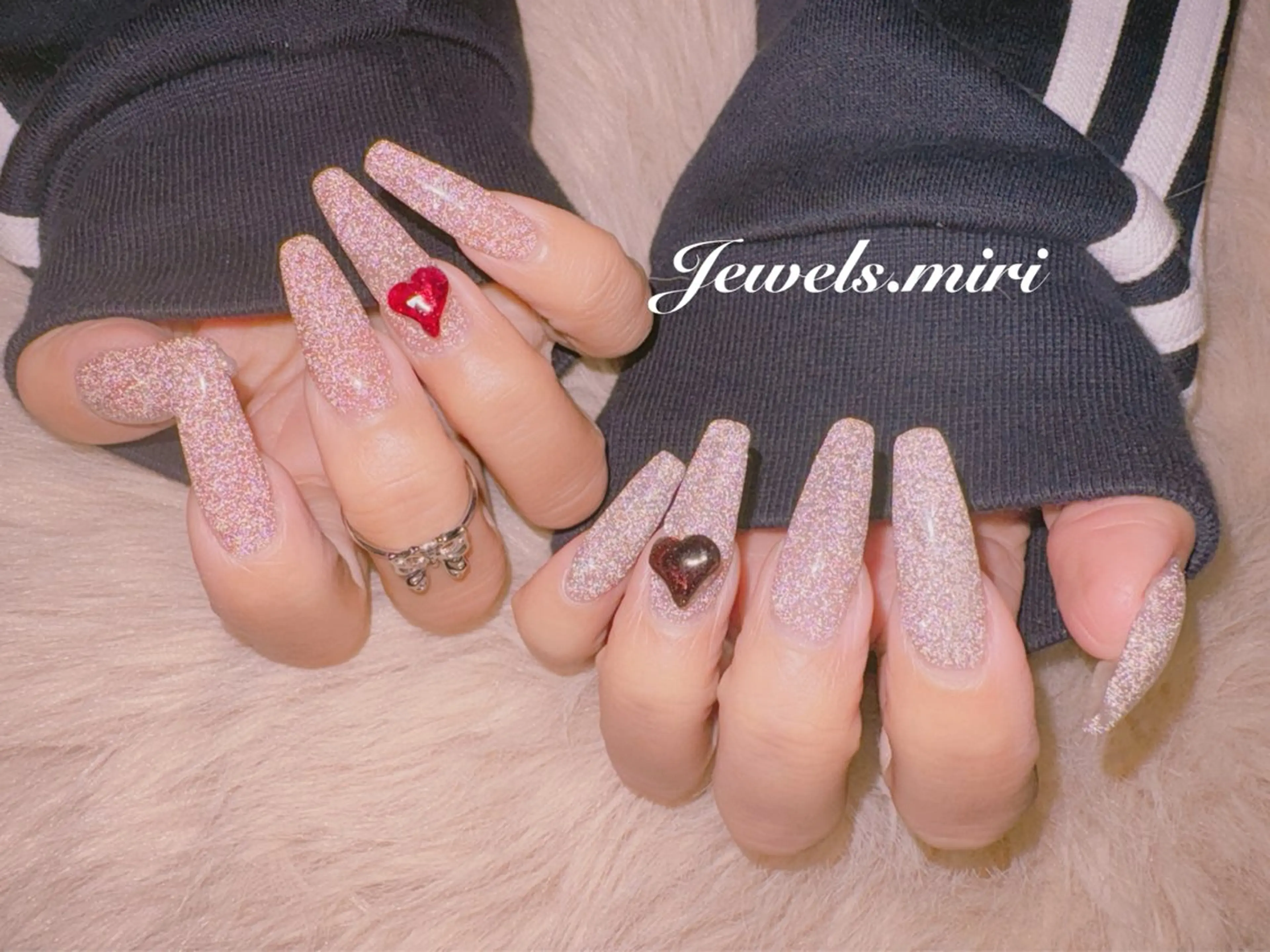 ネイル アートネイル カジュアル フラッシュネイル ゴールド ハート Jewels nail lily 白楽所属・ネイルサロン Jewels Mのネイルデザイン