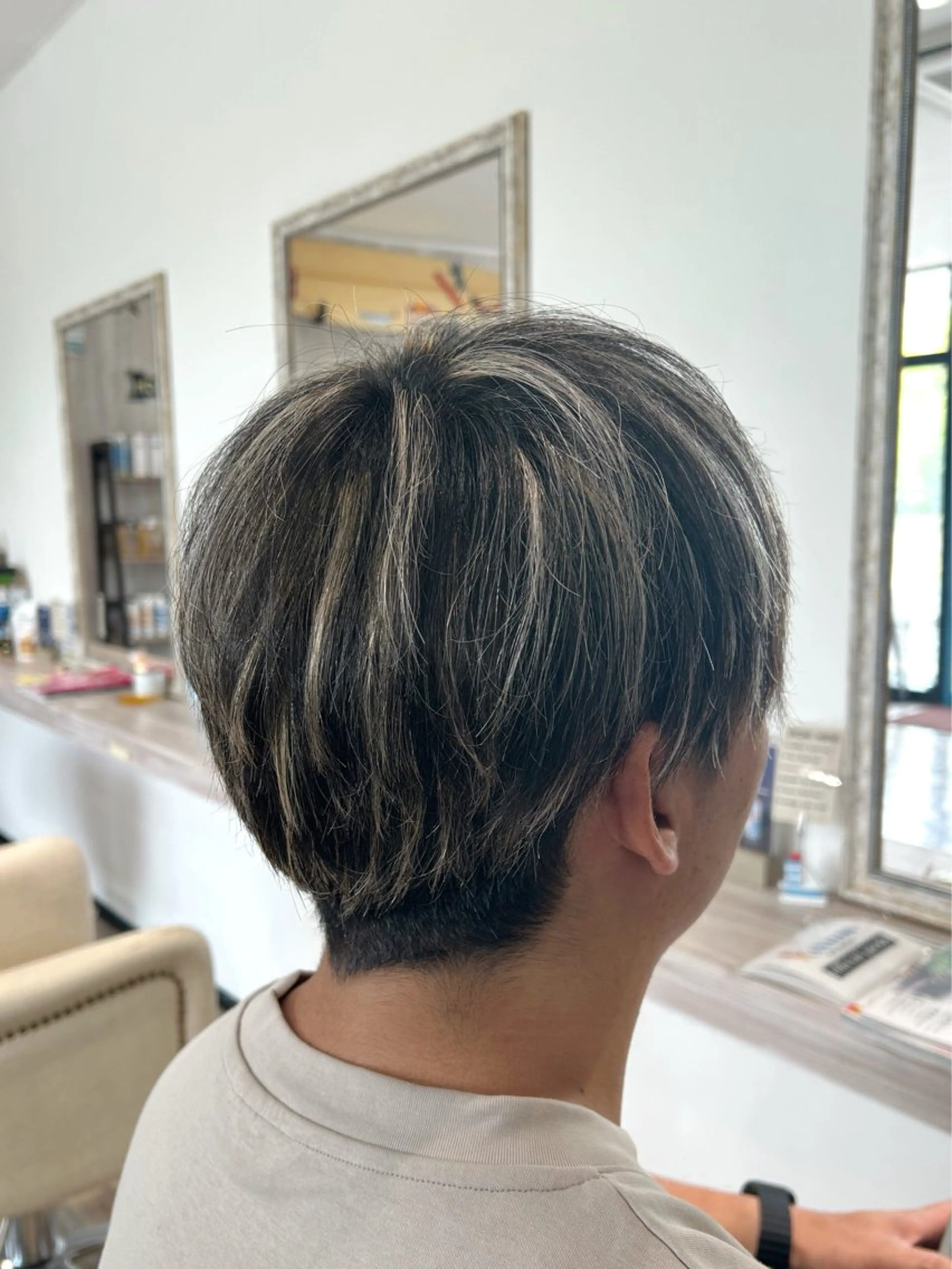 カラー 黒髪 ブリーチ ハイライトカラー ヘアカラー KANALOA hair produce所属・水口 琴絵のヘアスタイル