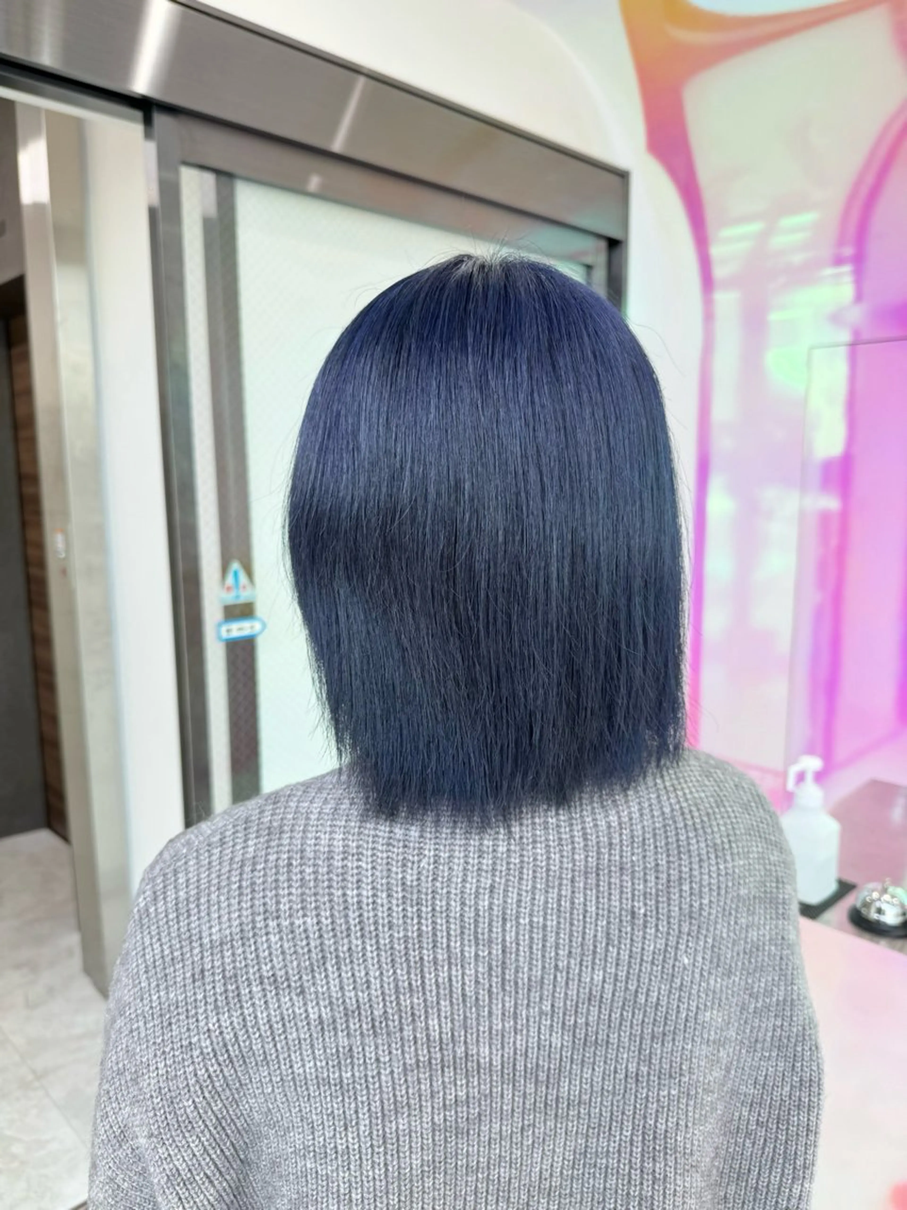 ミディアム カラー パーマ ヘアアレンジ 透明感ブリーチカラー 🌈TOMOHIROのヘアスタイル