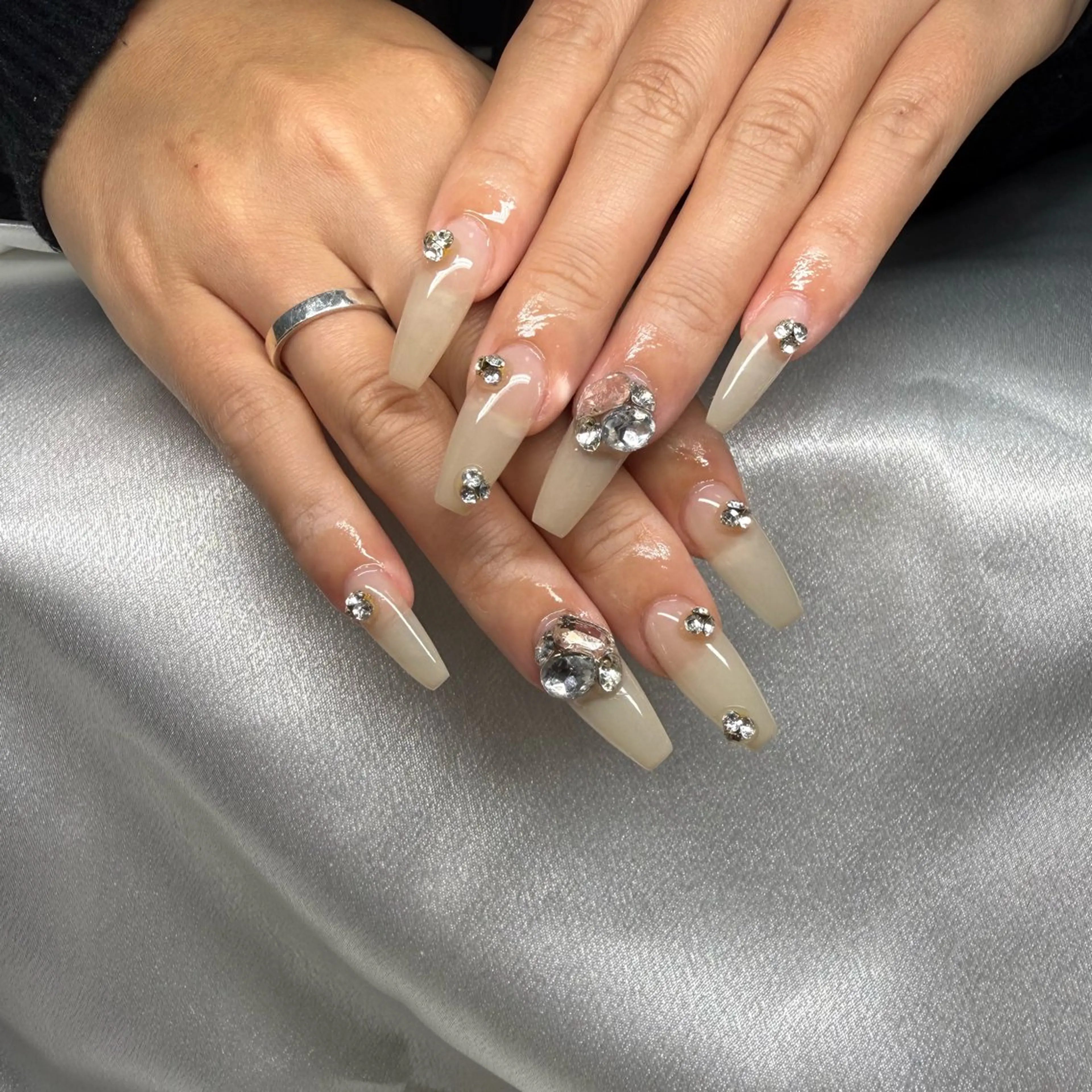 ネイル キラキラネイル ハンドネイル Totalsalon Anela所属・Totalsalon Anelaのネイルデザイン