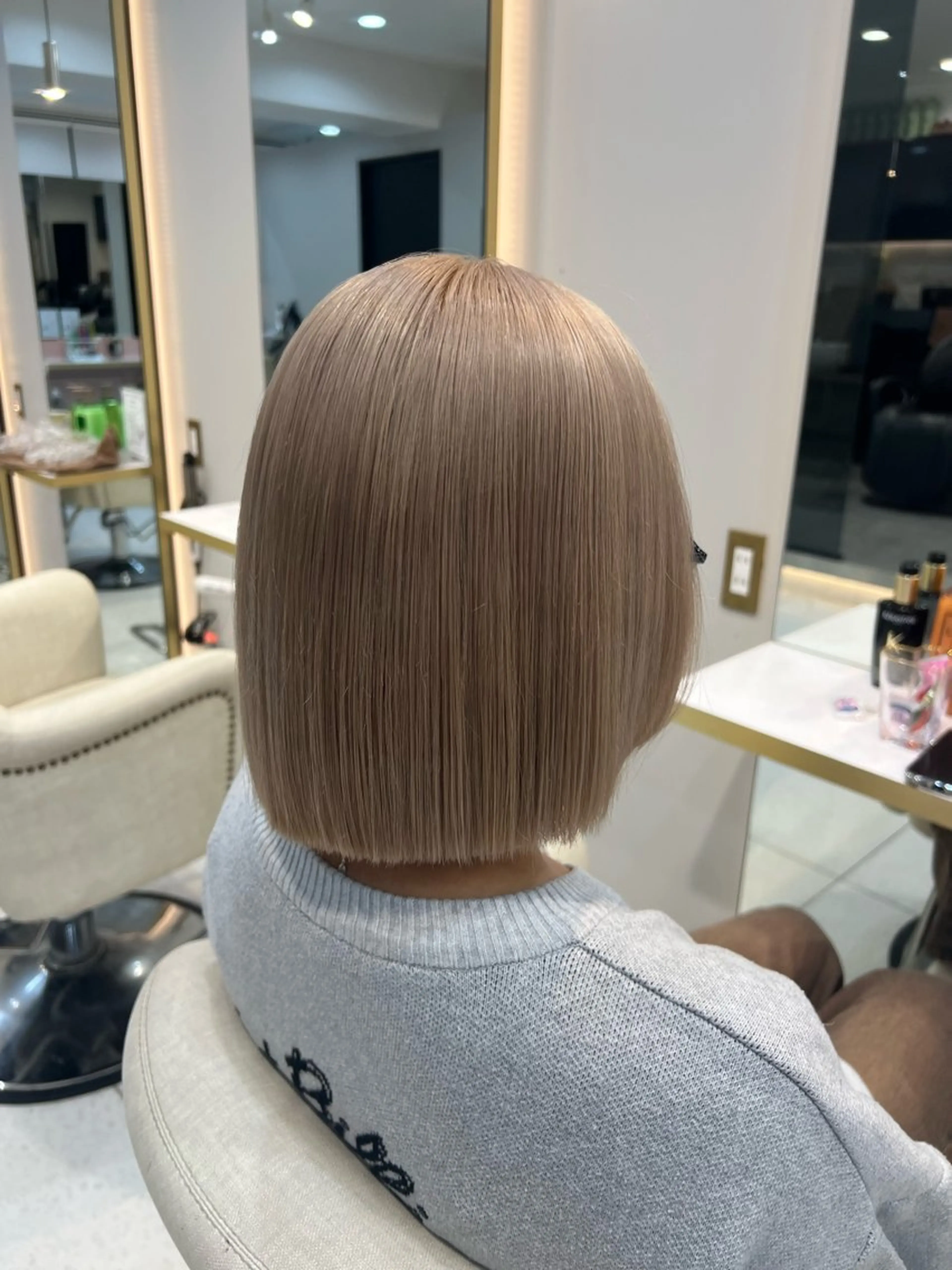 ショート カラー シールエクステ ベージュカラー ブリーチ ケアブリーチ 透明感カラー ヘアカラー ハイトーン/髪質改善 🦋KASUGA🖤のヘアスタイル