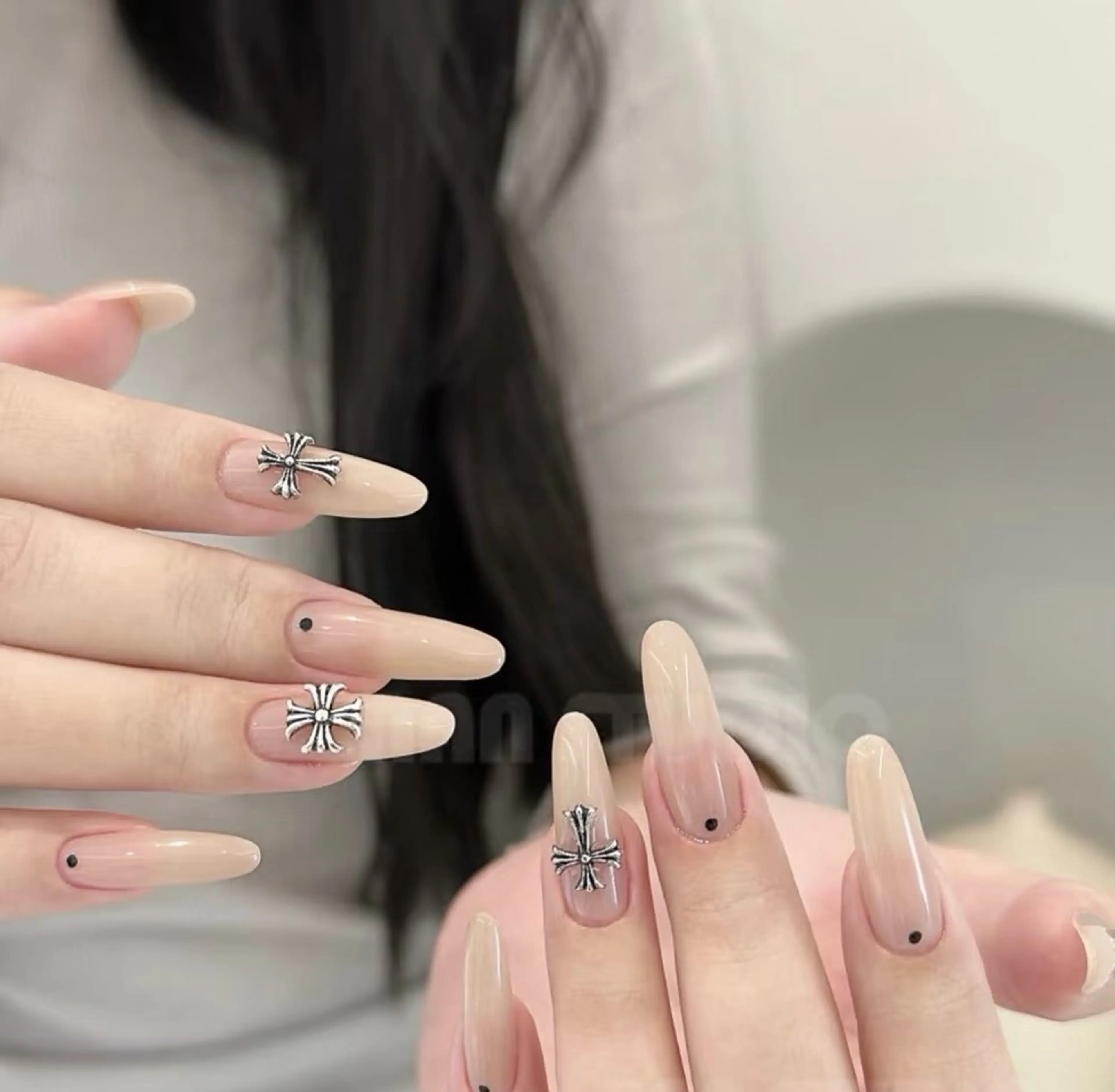 ネイル アートネイル オーロラネイル チークネイル フレンチネイル ガラスフレンチ ハンドネイル 🎀セ リ🎀のネイルデザイン