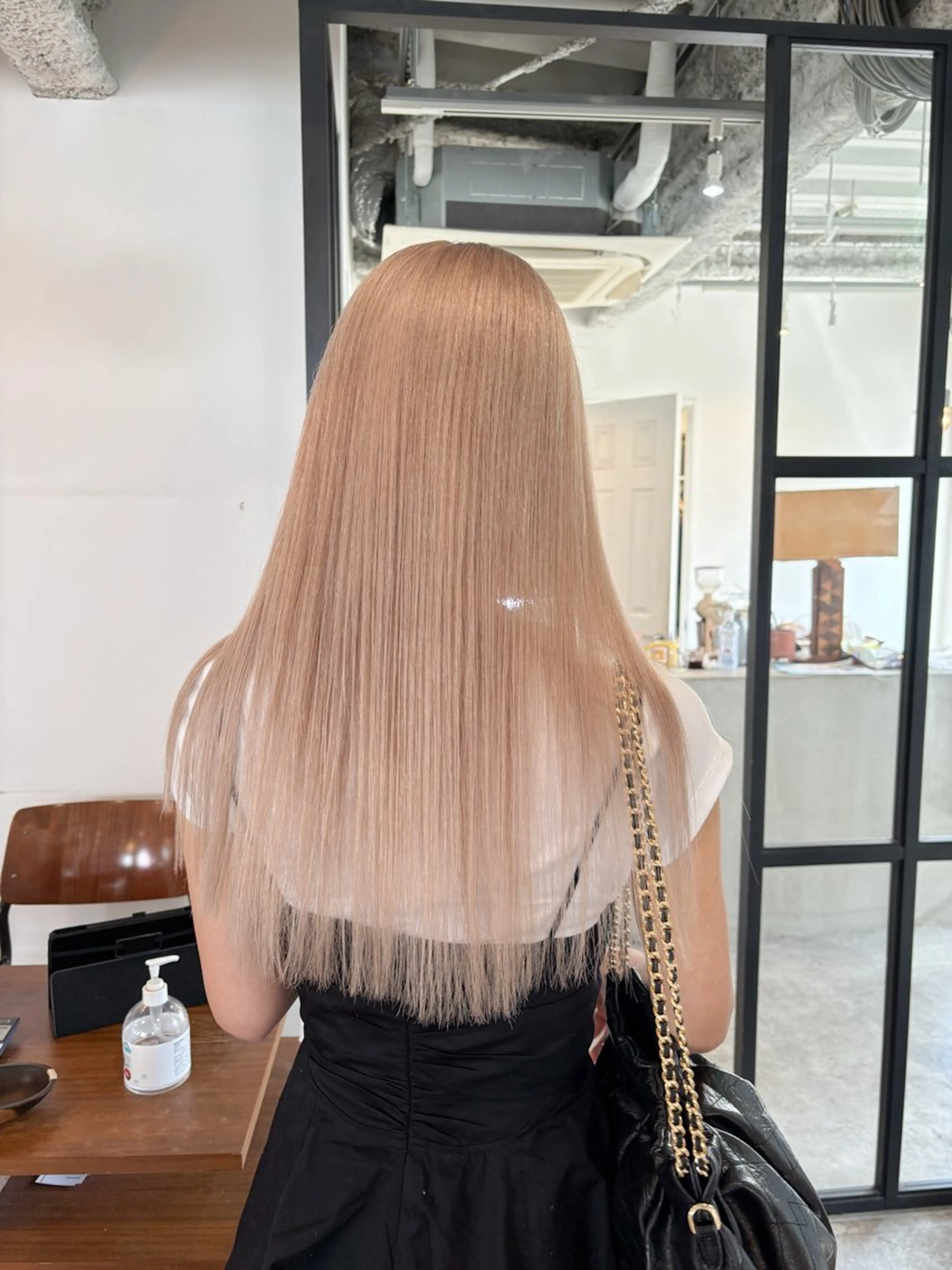 セミロング カラー ベージュカラー ミルクティーベージュ カット ヘアカラー Takuma Suzuki中目黒のヘアスタイル