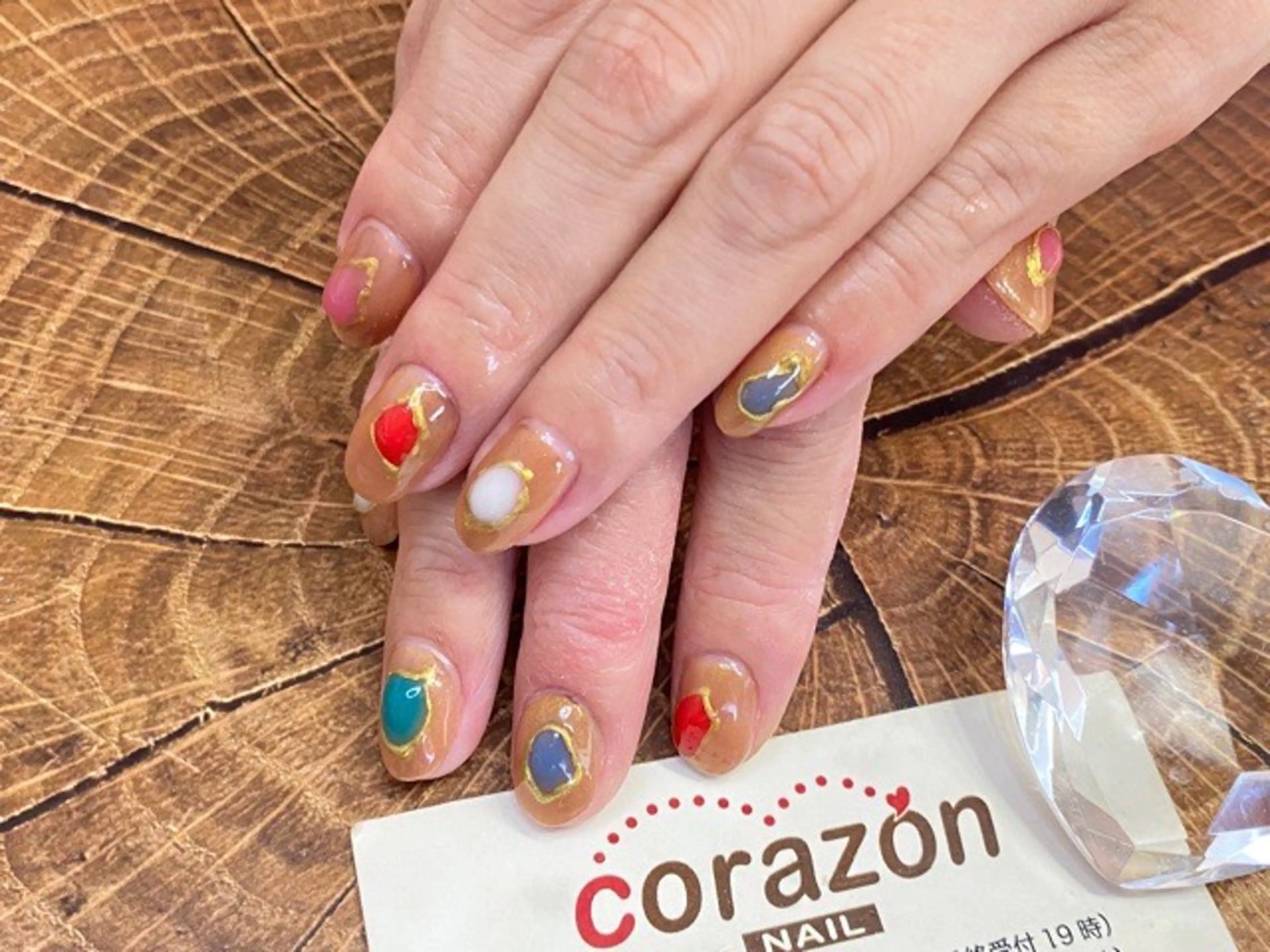 ネイル アートネイル ゴールド corazon所属・ネイリスト aicoのネイルデザイン