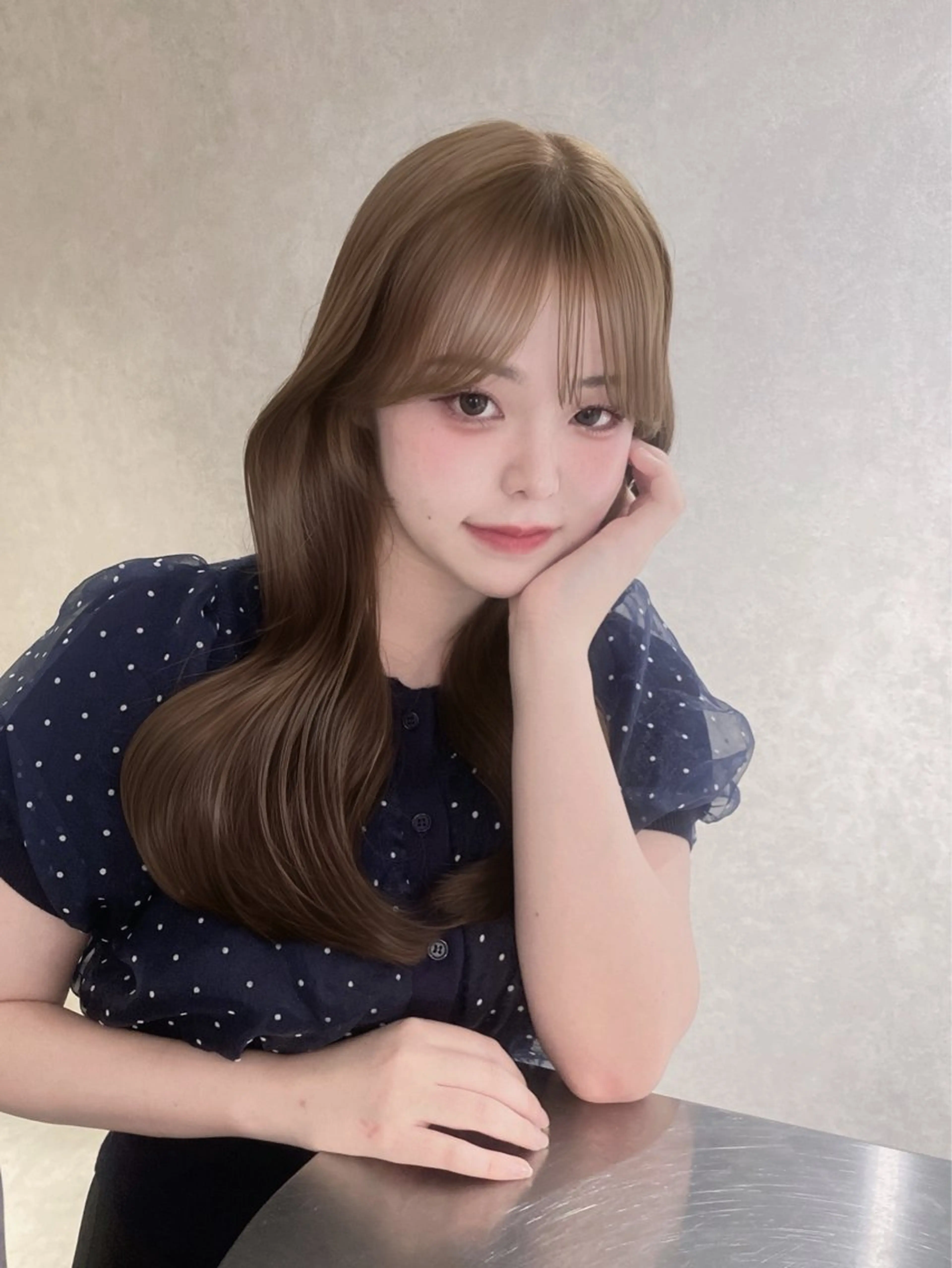 ロング くびれヘア 顔まわりレイヤー 顔周りカット ヨシンモリ 韓国風ヘア カット ヘアカラー Qin原宿店所属・葵 韓国オタク美容師 レイヤーカットのヘアスタイル