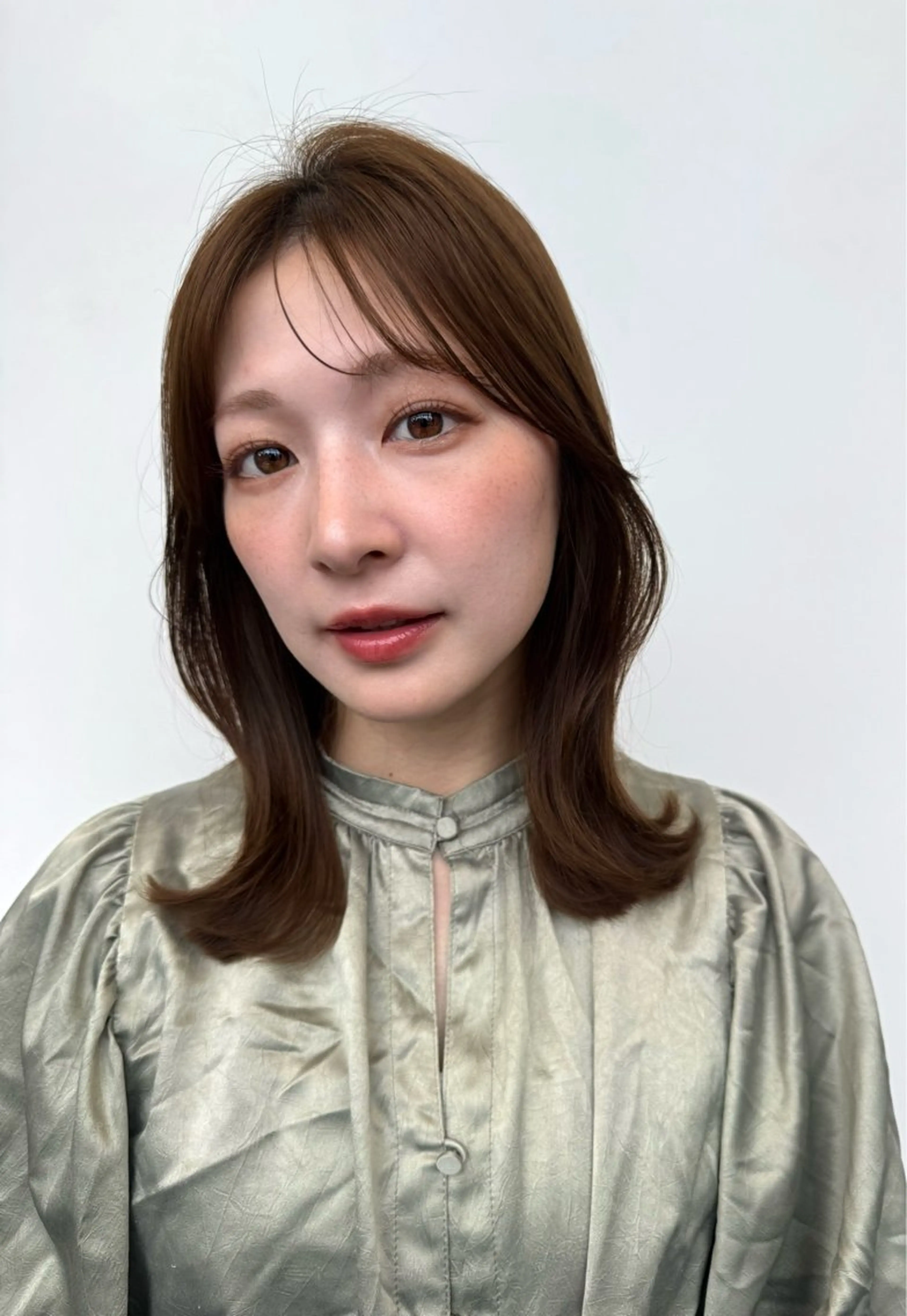 ミディアム カット ヘアカラー トリートメント 艶髪／レイヤー／ 垢抜け🩵／MARIのヘアスタイル