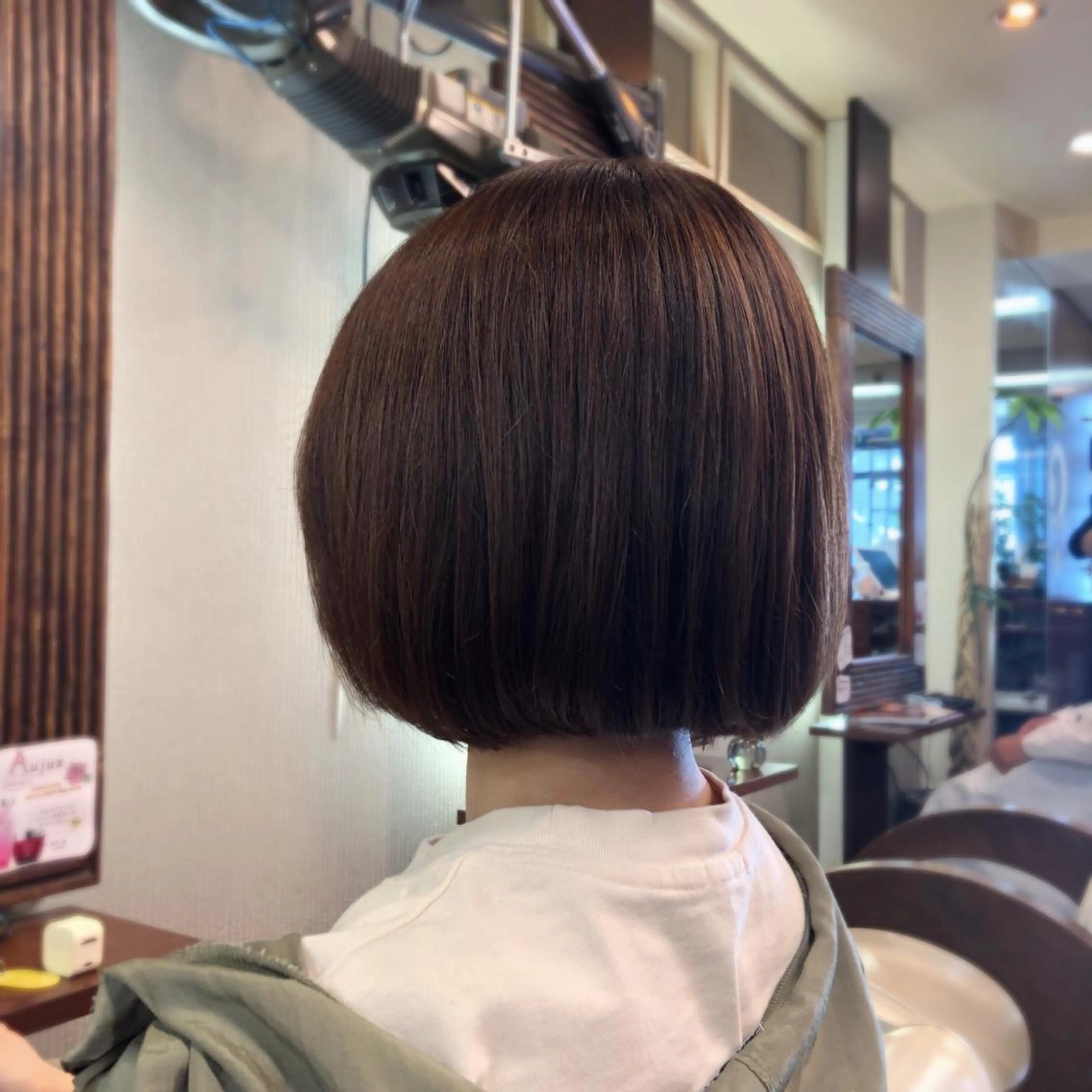 ミディアム カット トリートメント 山崎 絵莉香のヘアスタイル